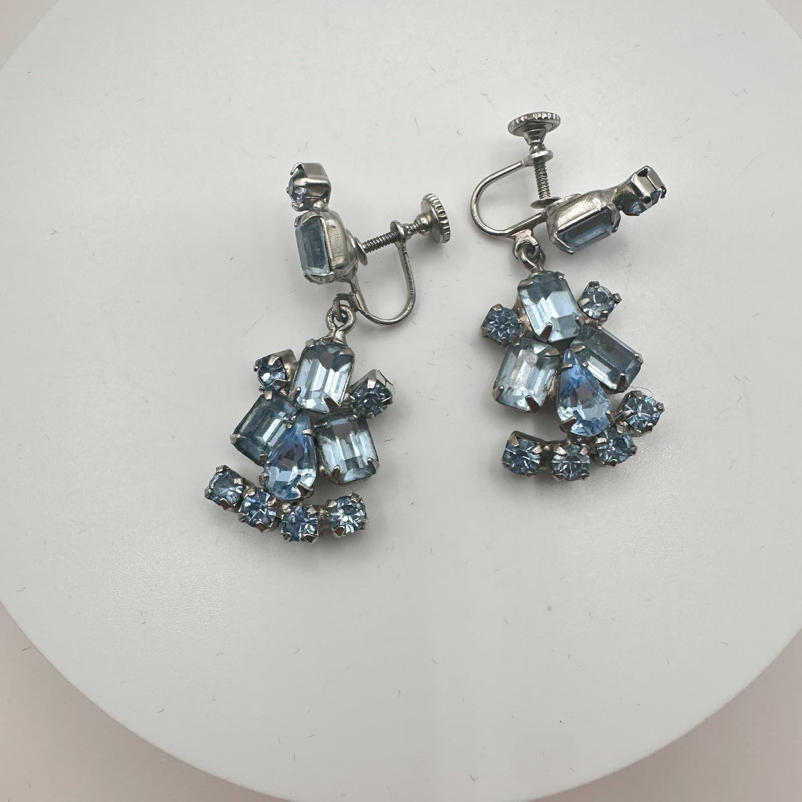 Vintage 90s Silvertone Drop Earrings Blue Glass Art Deco Classic Fashion Jewelry - Thumbnail 3