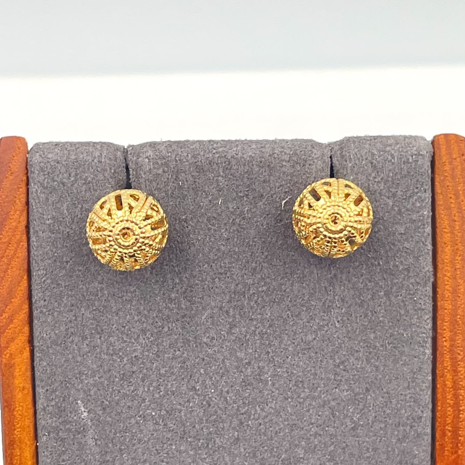 Vintage 80s Gold Tone Filigree Orb Stud Earrings Boho Geometric Fashion Jewelry - Image 1