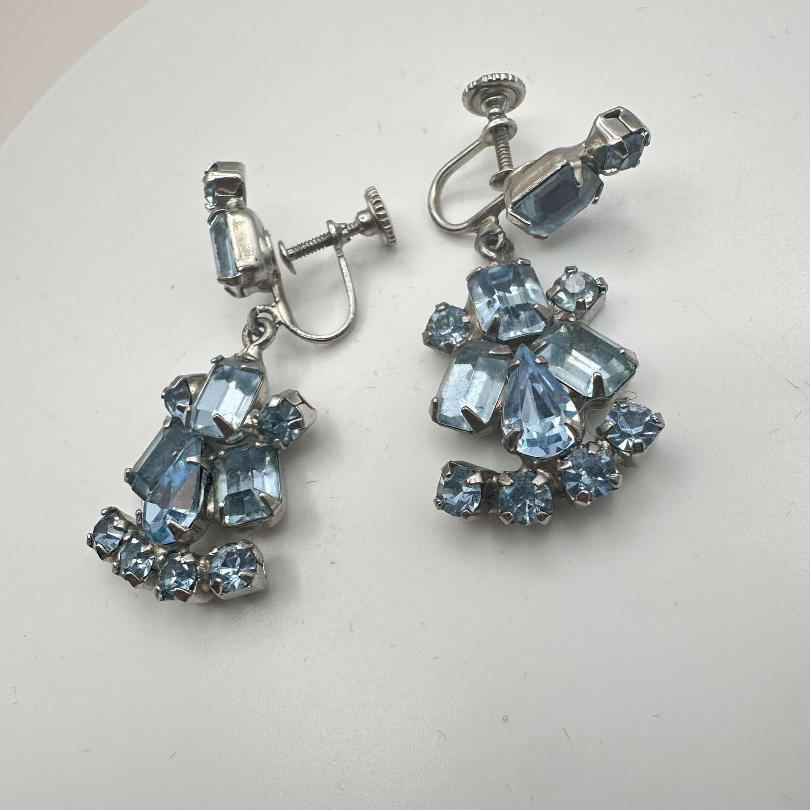 Vintage 90s Silvertone Drop Earrings Blue Glass Art Deco Classic Fashion Jewelry - Thumbnail 4