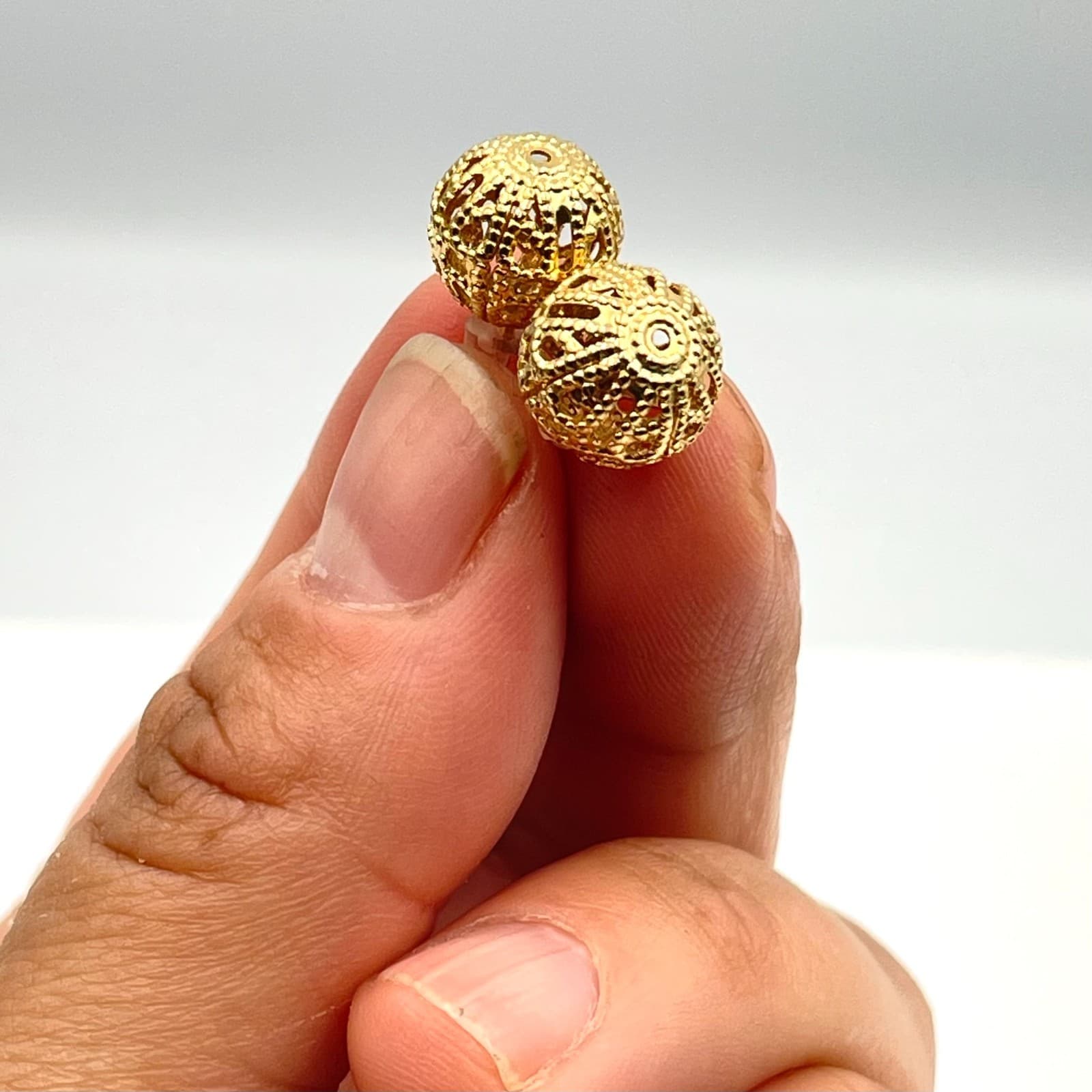 Vintage 80s Gold Tone Filigree Orb Stud Earrings Boho Geometric Fashion Jewelry - Thumbnail 2