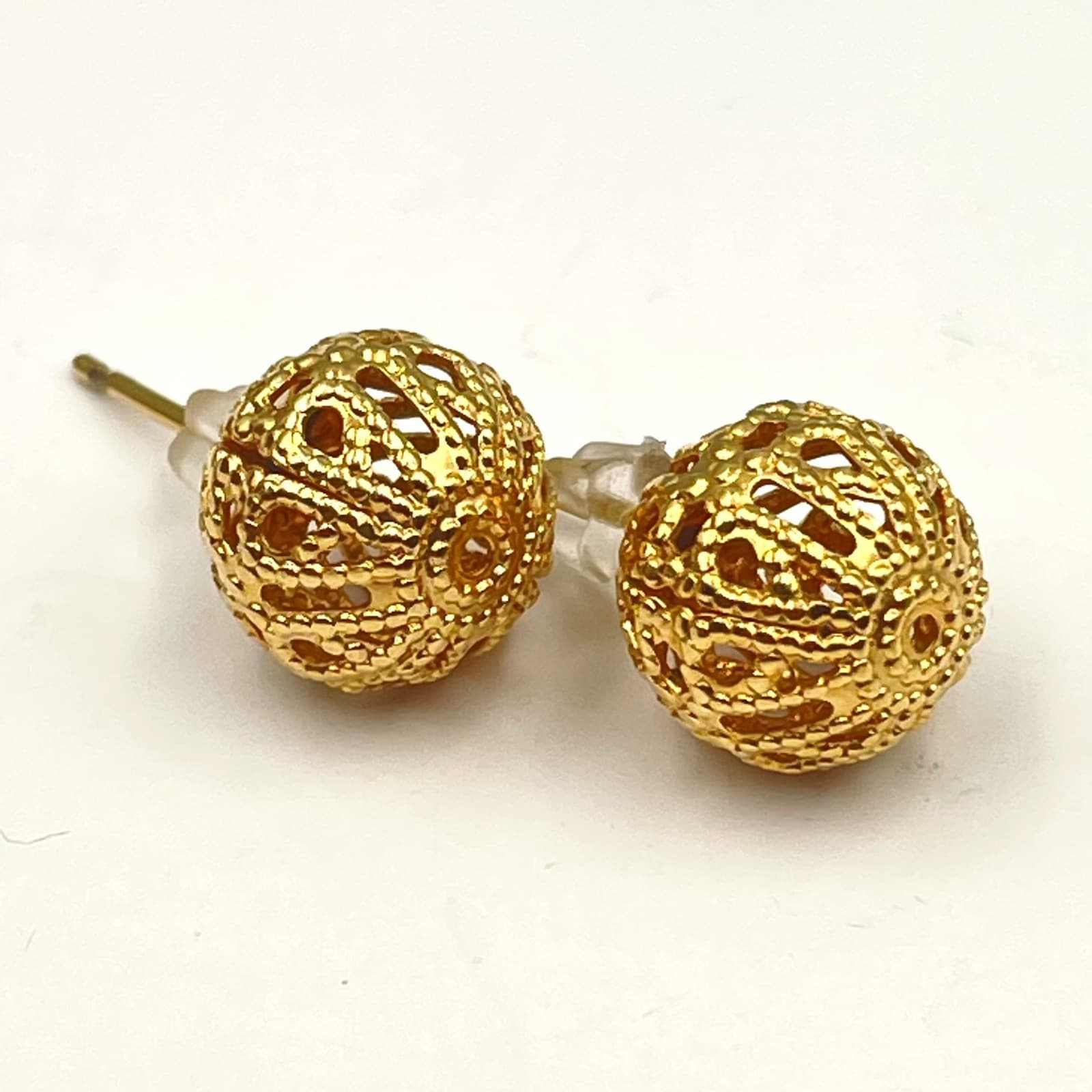 Vintage 80s Gold Tone Filigree Orb Stud Earrings Boho Geometric Fashion Jewelry - Thumbnail 3