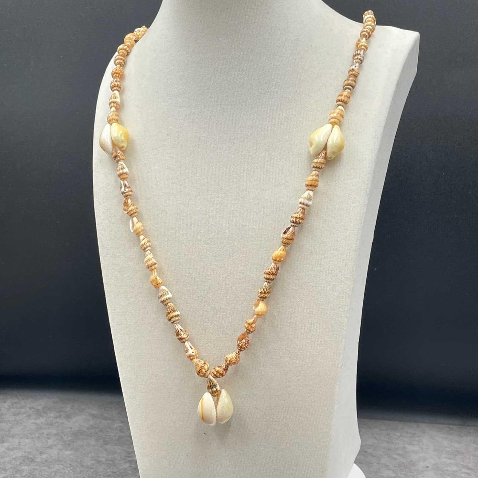 Contemporary White Cord Cerith Cowrie Natural Sea Shell Beaded Pendant Necklace - Thumbnail 7