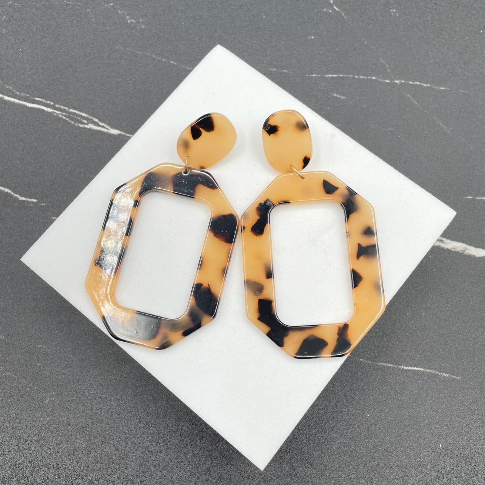 Vintage Classic Tortoiseshell Hexagon Chunky Hoop Dangle Push Back Earrings - Thumbnail 4