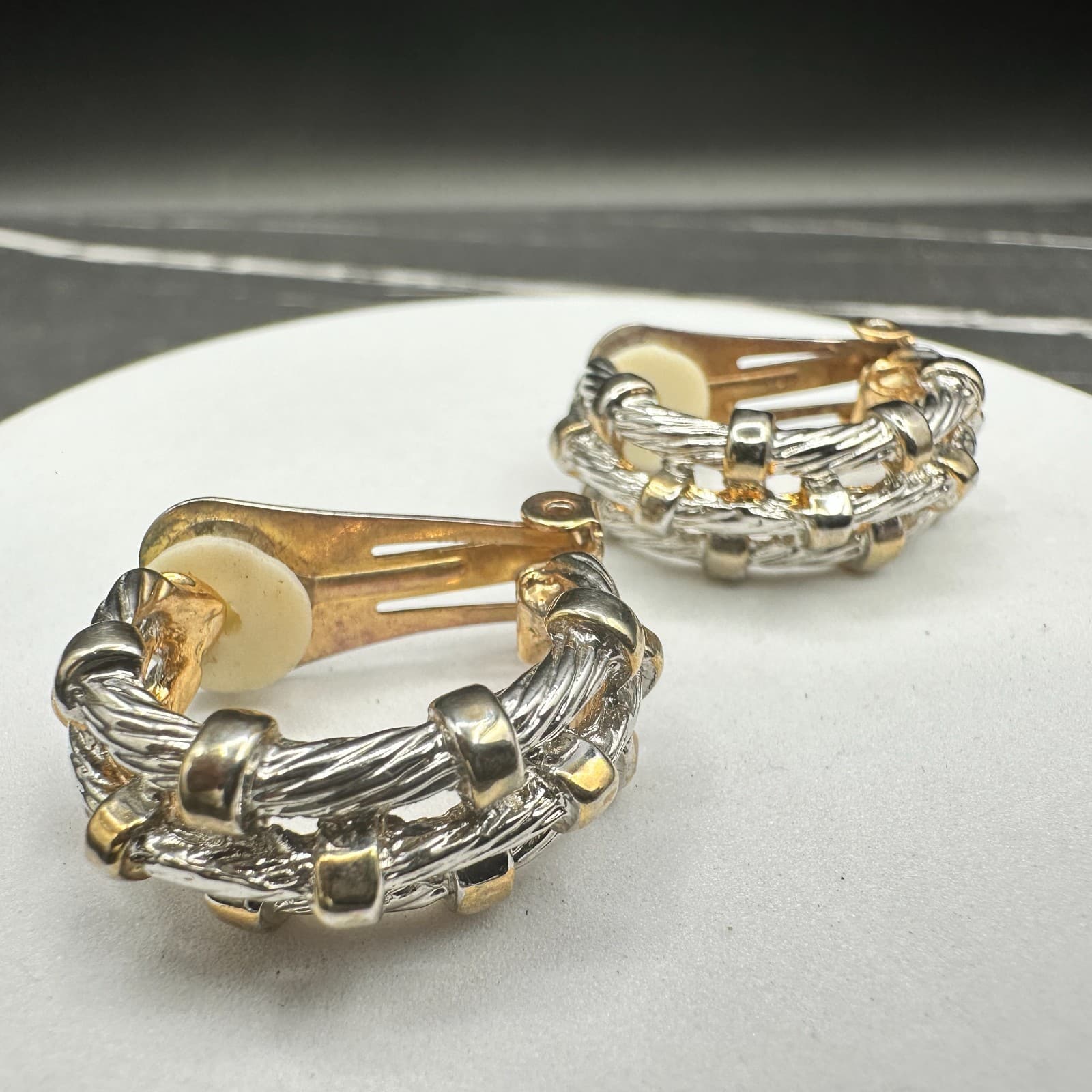 Vintage Two-Tone Gold And Silver Braided Woven Clip-On Hoop Earrings Fashionable - Thumbnail 2