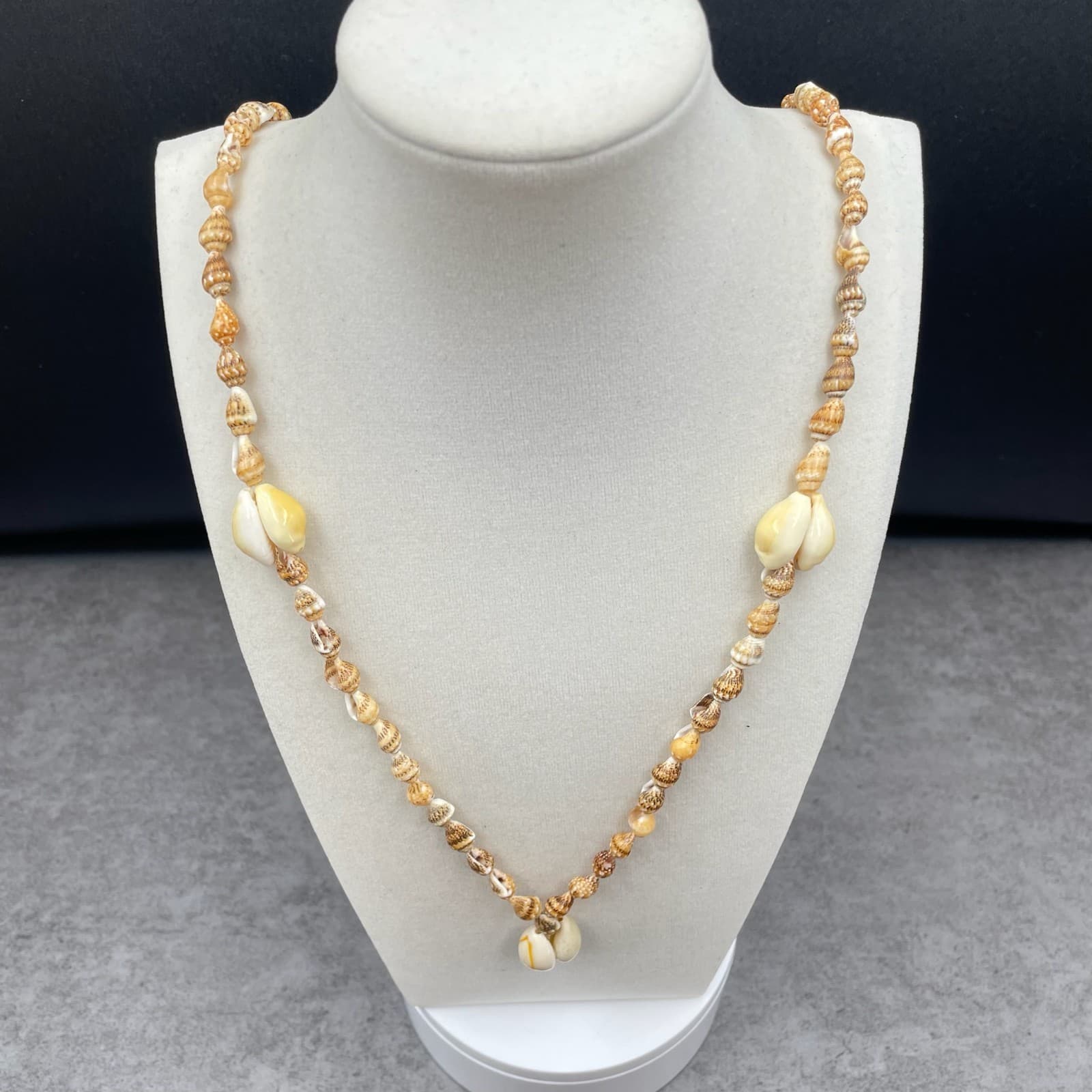 Contemporary White Cord Cerith Cowrie Natural Sea Shell Beaded Pendant Necklace - Thumbnail 2