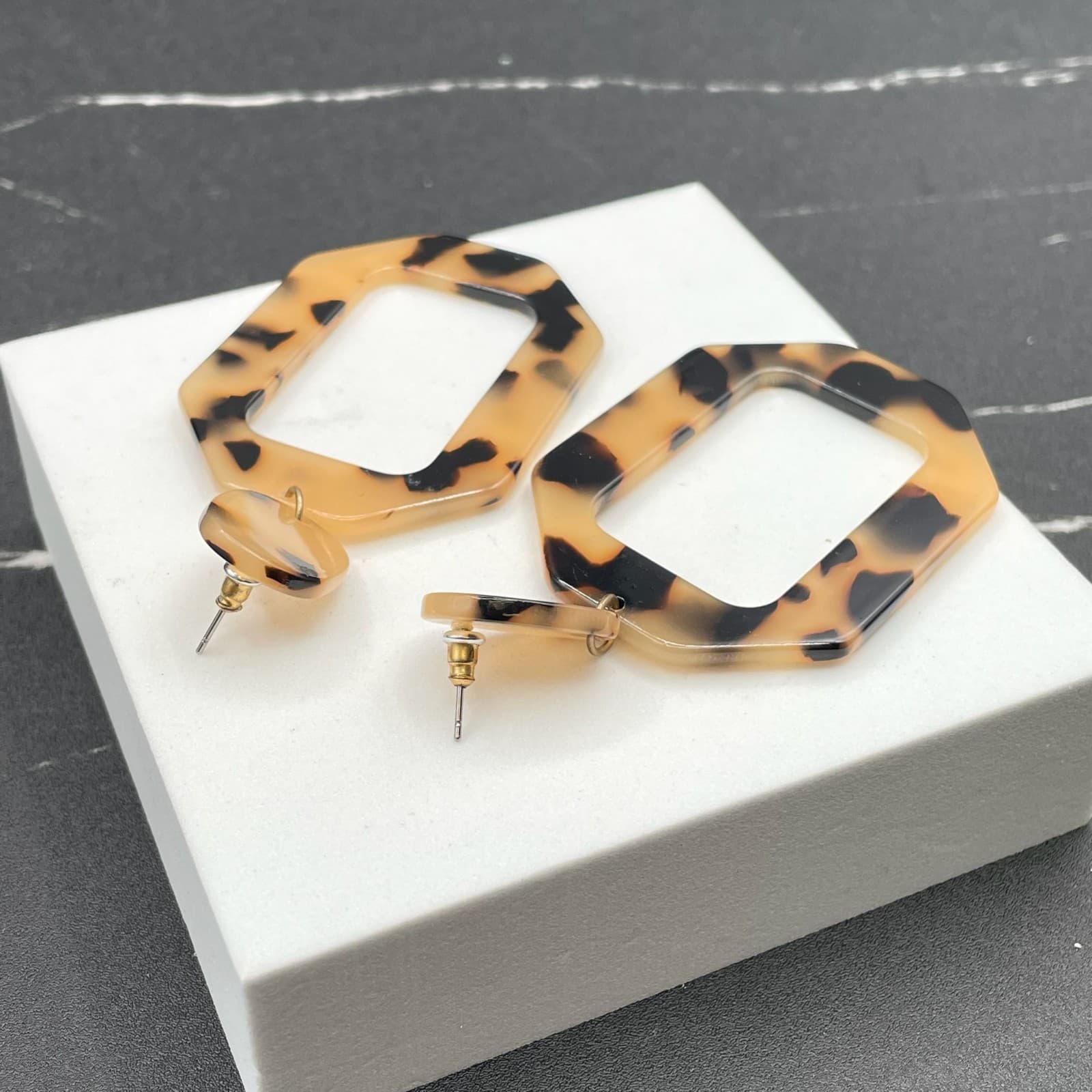 Vintage Classic Tortoiseshell Hexagon Chunky Hoop Dangle Push Back Earrings - Thumbnail 7