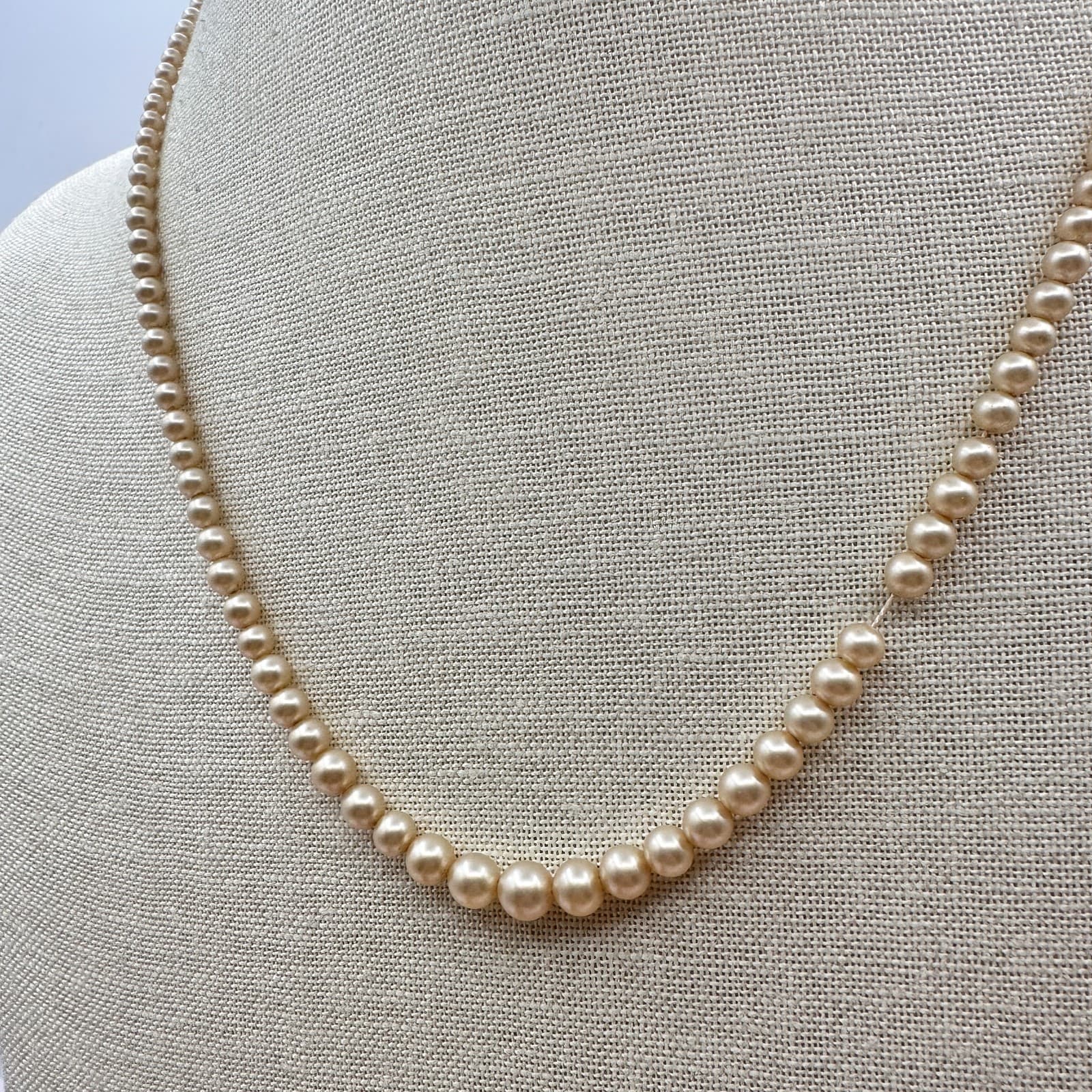 Vintage 50s Mid-Century Cream Pearl Necklace Graduated Art Deco Fashion Jewelry - Thumbnail 3