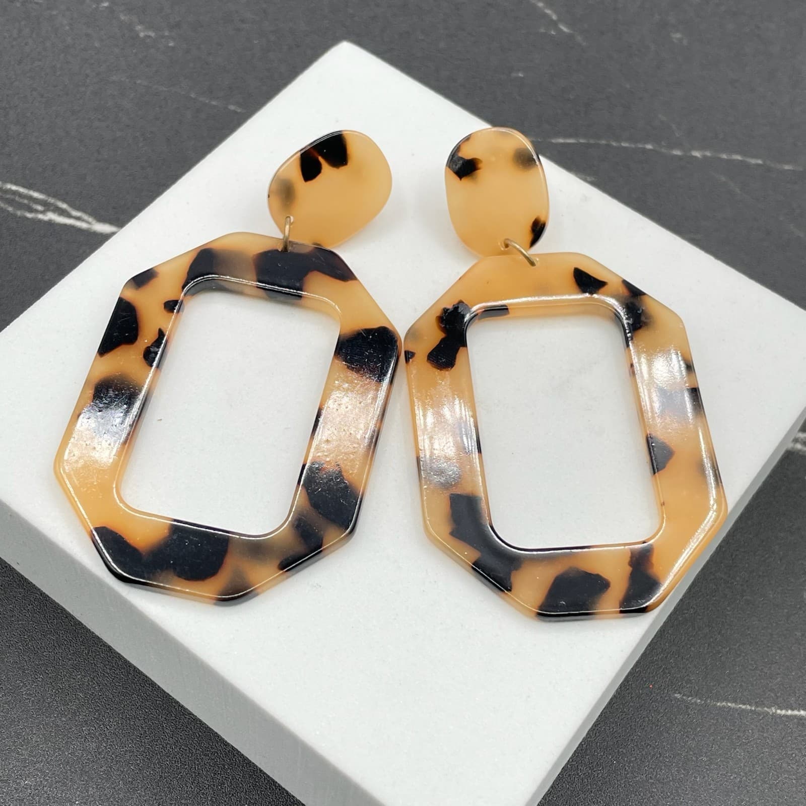 Vintage Classic Tortoiseshell Hexagon Chunky Hoop Dangle Push Back Earrings - Thumbnail 5