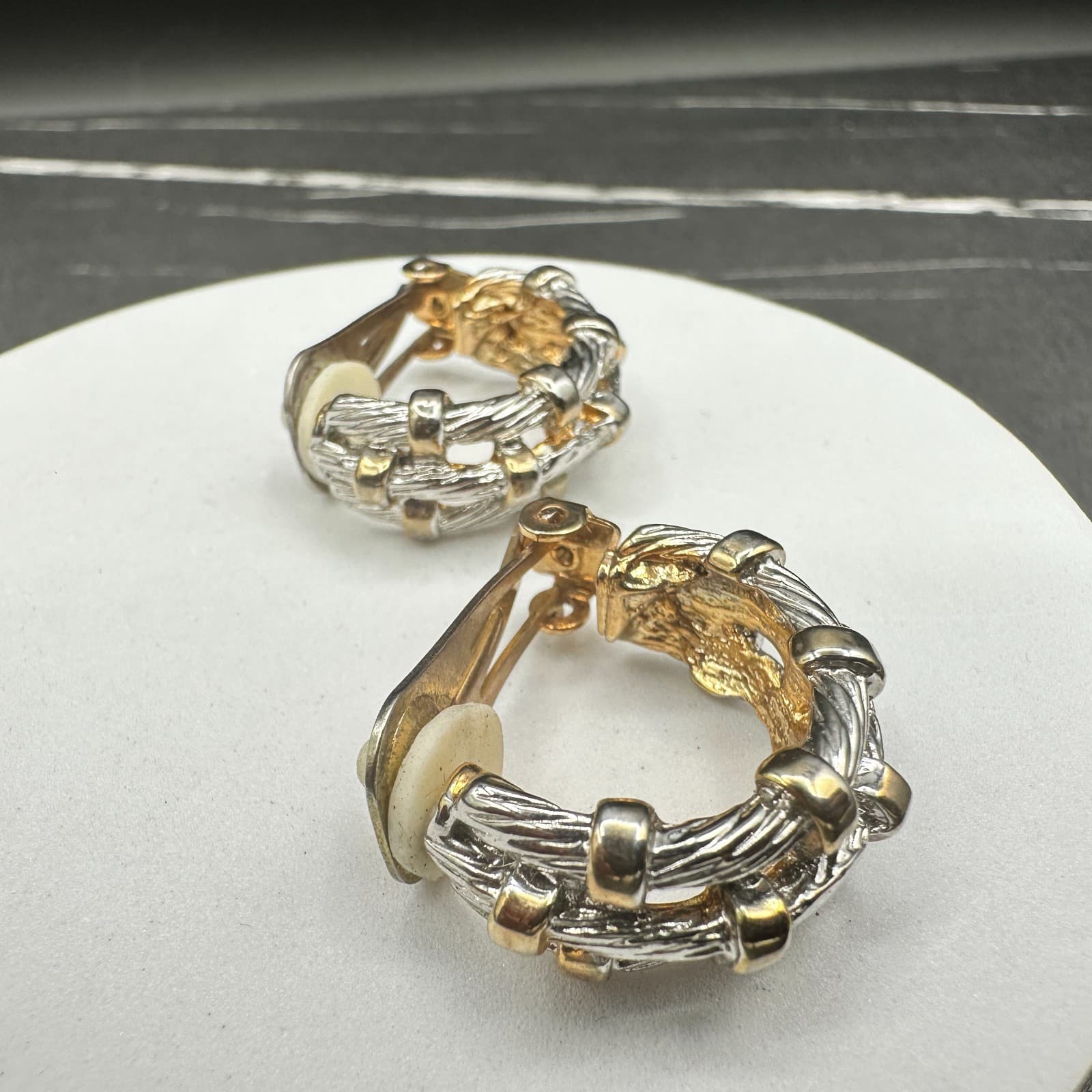 Vintage Two-Tone Gold And Silver Braided Woven Clip-On Hoop Earrings Fashionable - Thumbnail 4