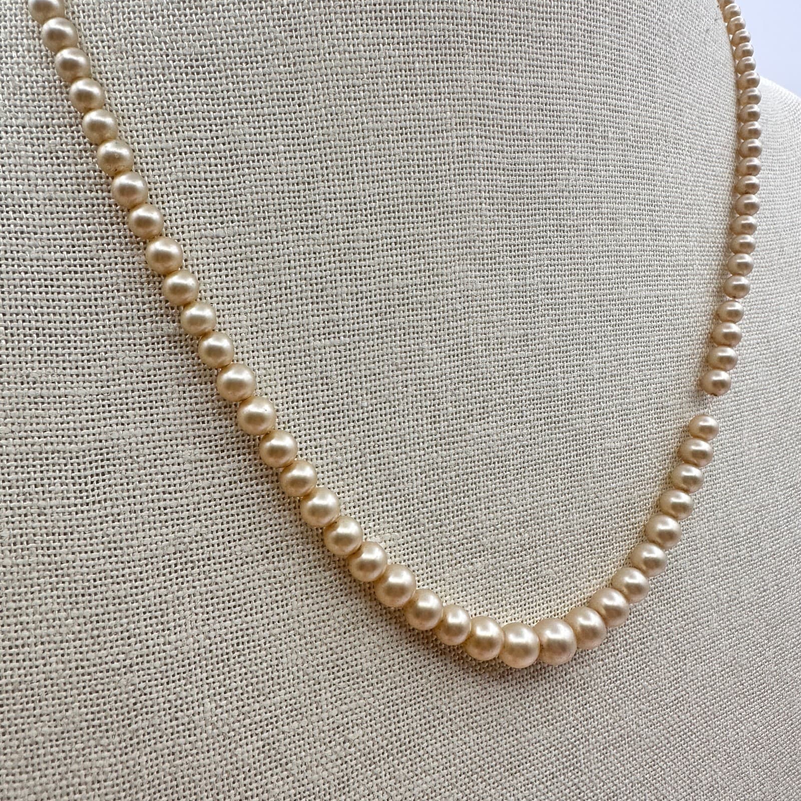 Vintage 50s Mid-Century Cream Pearl Necklace Graduated Art Deco Fashion Jewelry - Thumbnail 2