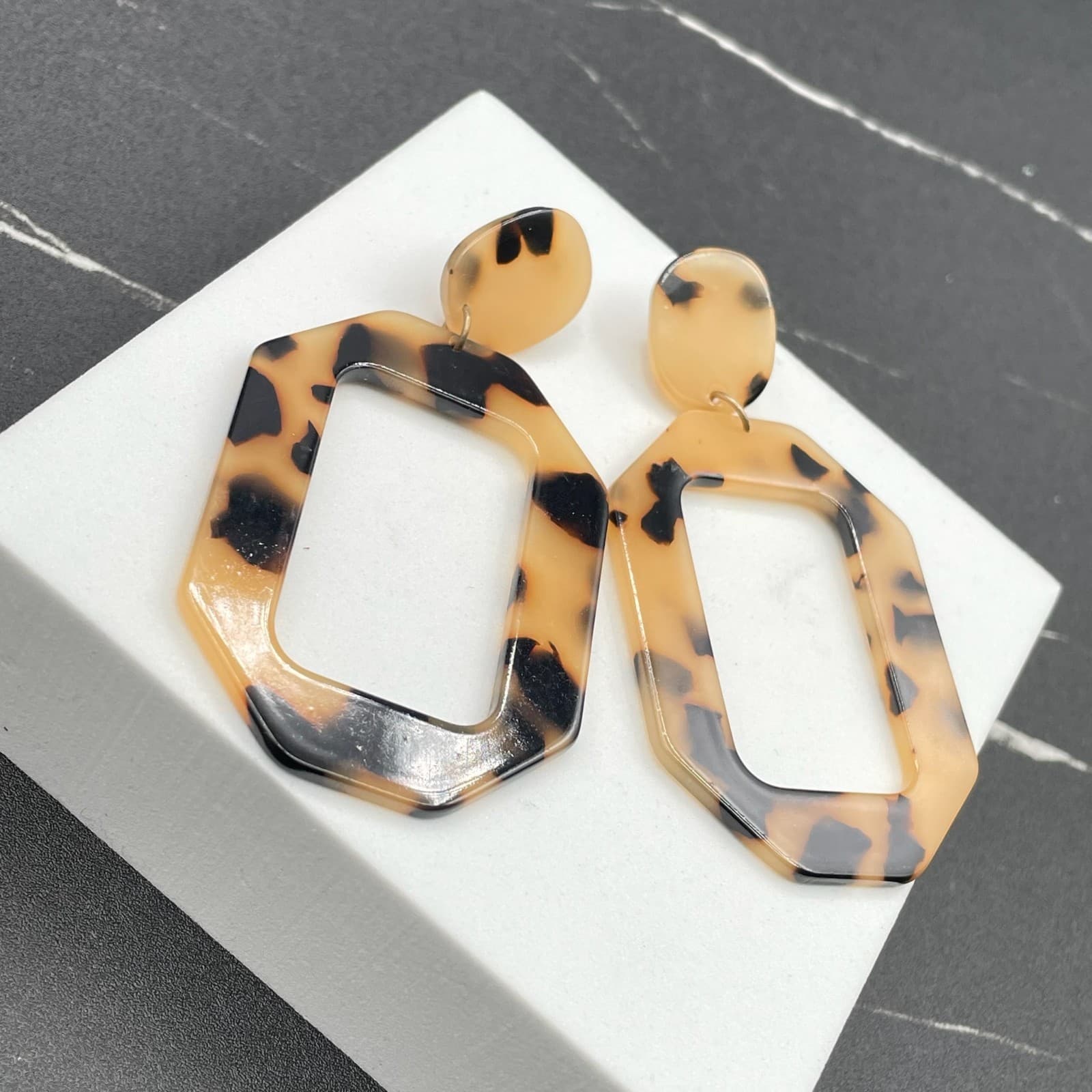 Vintage Classic Tortoiseshell Hexagon Chunky Hoop Dangle Push Back Earrings - Thumbnail 6