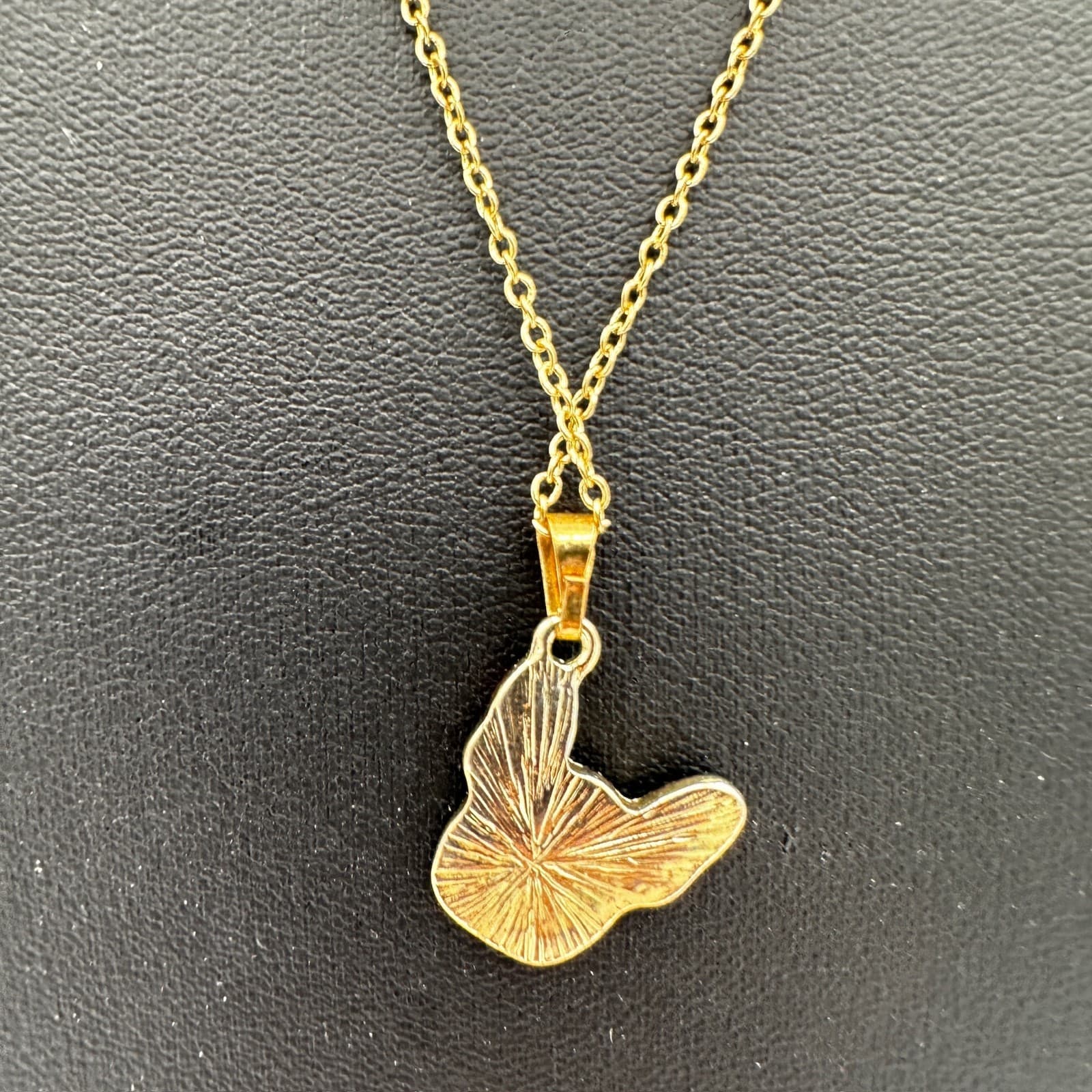 Gold Chain Necklace w/ Colorful Enamel Hand & Heart Pendant - Thumbnail 4