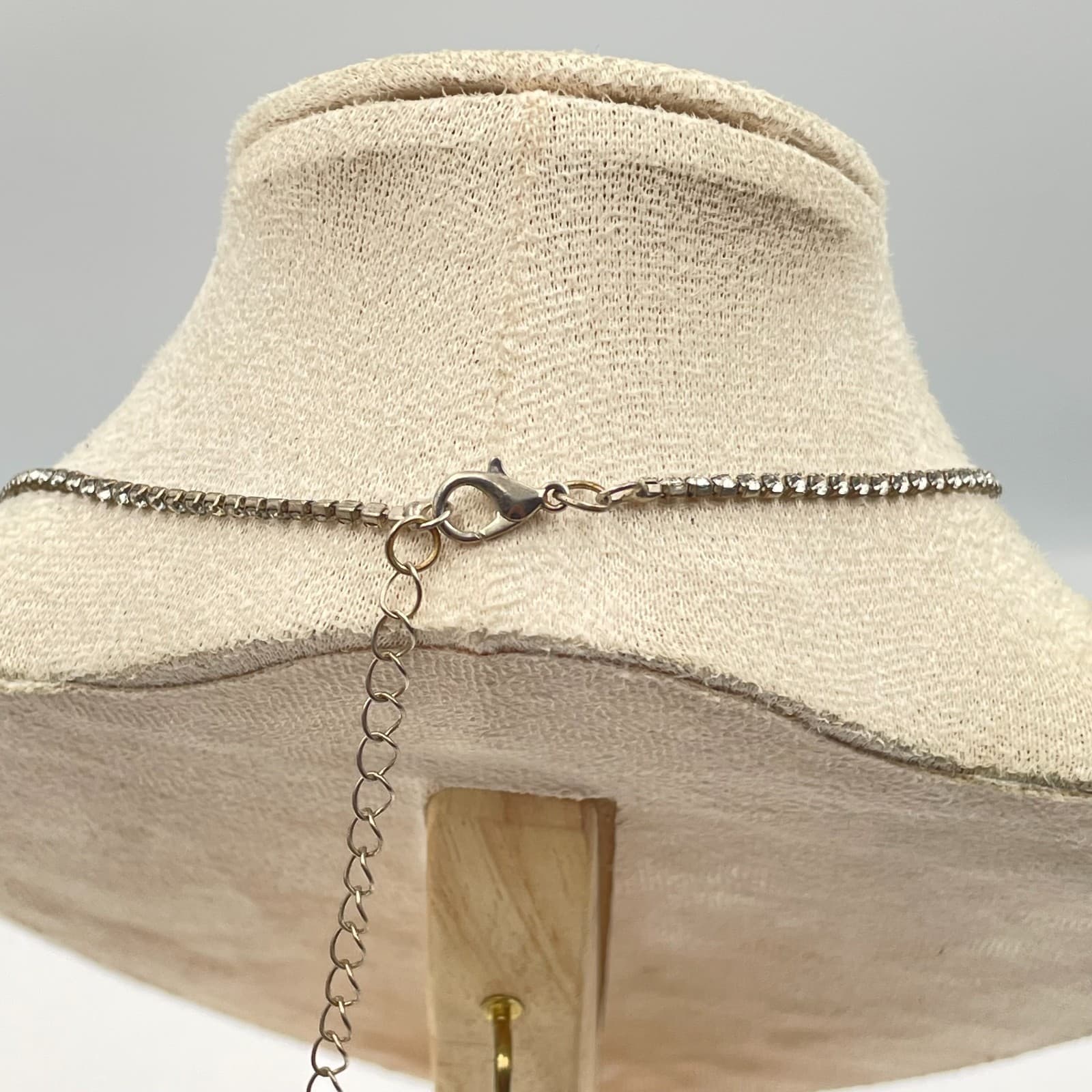 Vintage 90s SilverTone Pink Pear Glass Pendant Necklace Rhinestone Chain Jewelry - Thumbnail 7