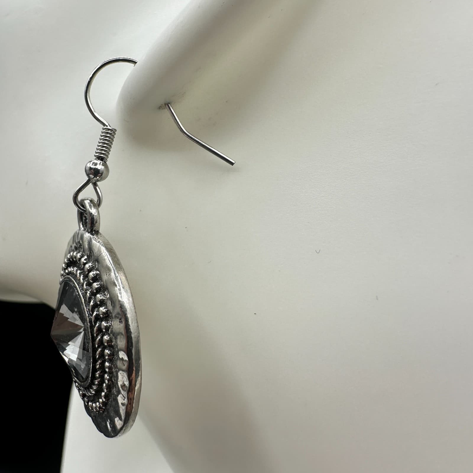 Vintage Silver-Tone Hammered Dangle Earrings With A Large Faceted Womens Jewelry - Thumbnail 5