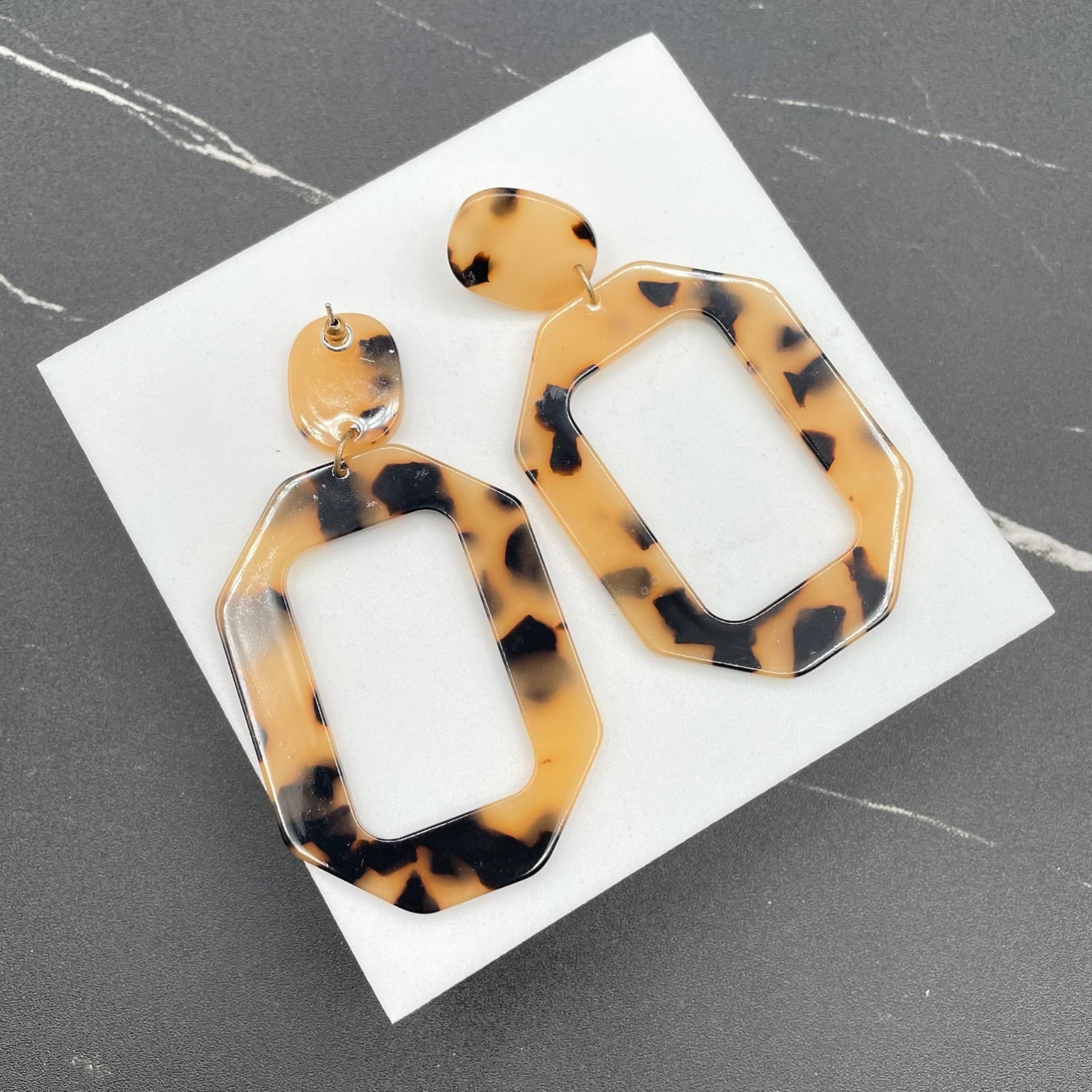 Vintage Classic Tortoiseshell Hexagon Chunky Hoop Dangle Push Back Earrings - Thumbnail 2