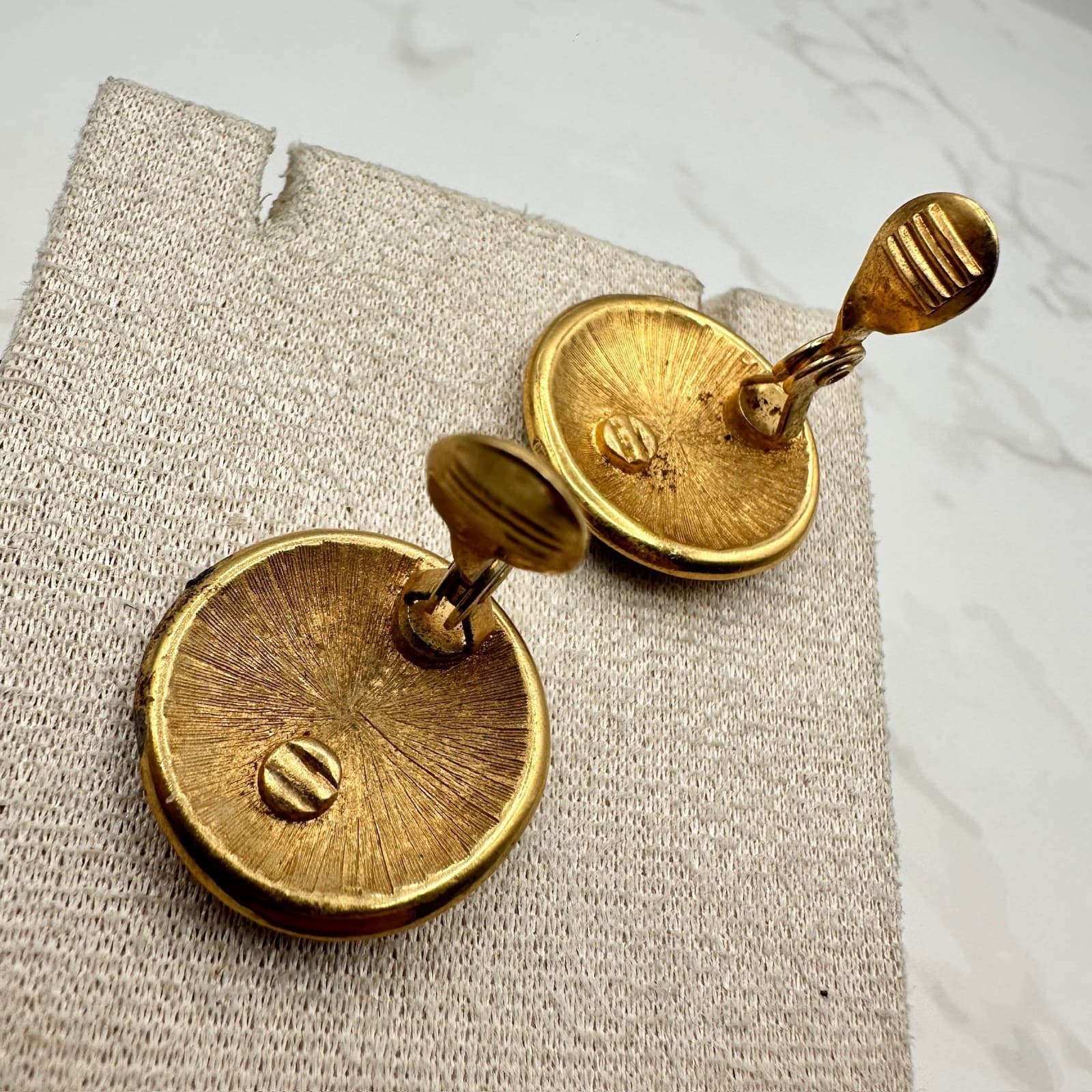 Vintage Monet Gold-Tone Classic Art Deco Fashion Graphic Enamel Clip-On Earrings - Thumbnail 5