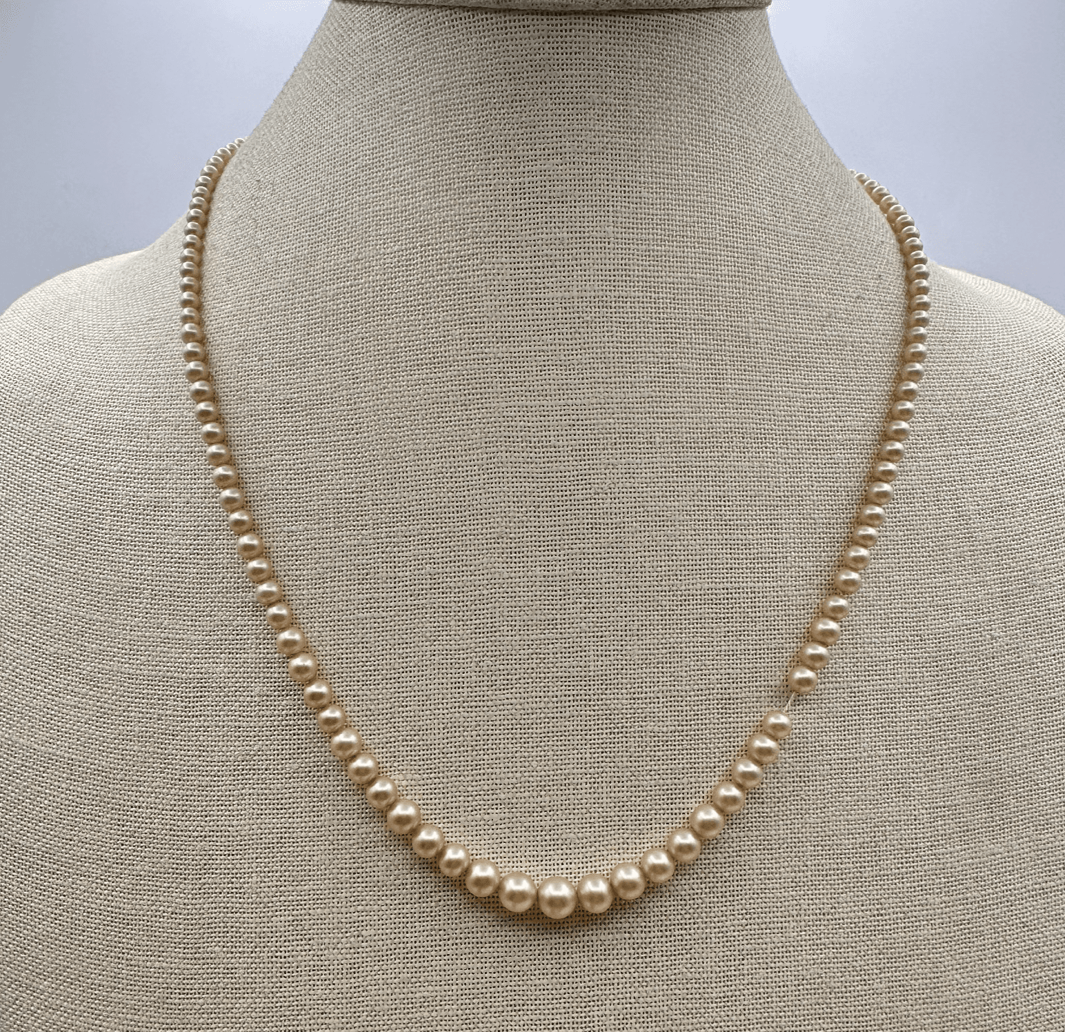 Vintage 50s Mid-Century Cream Pearl Necklace Graduated Art Deco Fashion Jewelry - Image 1