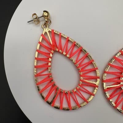 Vintage Red Thread Wrapped Teardrop Gold Tone Dangle Drop Earrings Pierced - Thumbnail 2