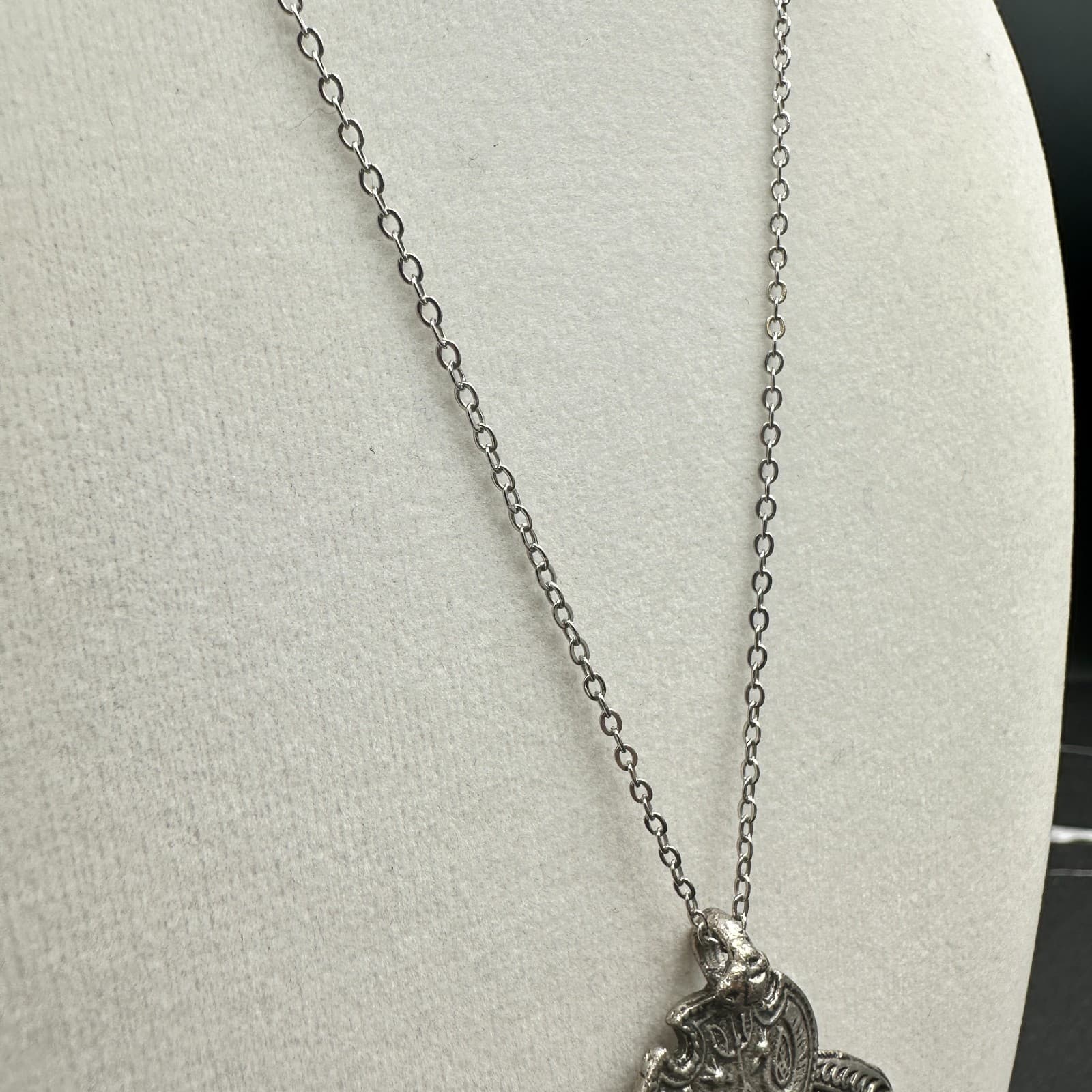 Vintage Silver Tone Oxidized Fan Pendant Necklace Red Glass Beads Long Chain 24 - Thumbnail 7