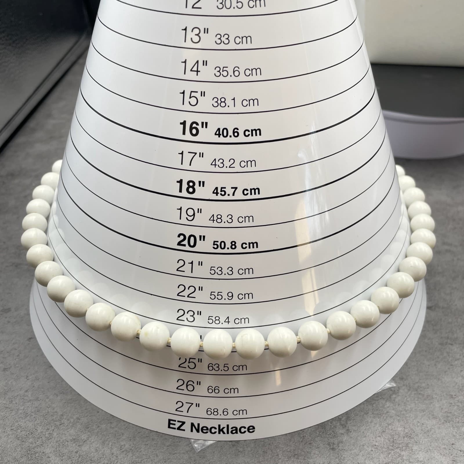 Vintage White Classic Fashion Cord Round Plastic Beaded Statement Necklace - Thumbnail 8