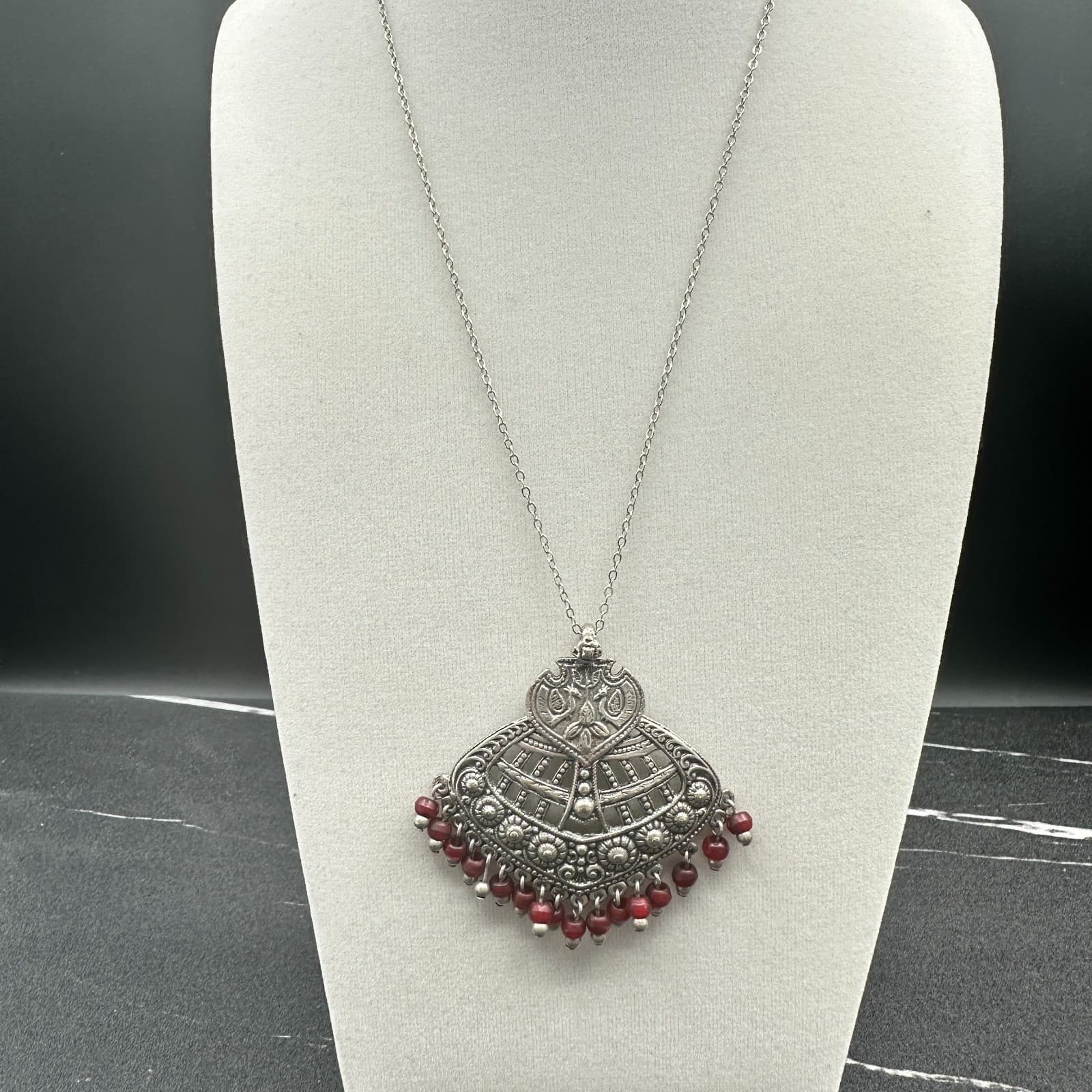 Vintage Silver Tone Oxidized Fan Pendant Necklace Red Glass Beads Long Chain 24 - Thumbnail 2
