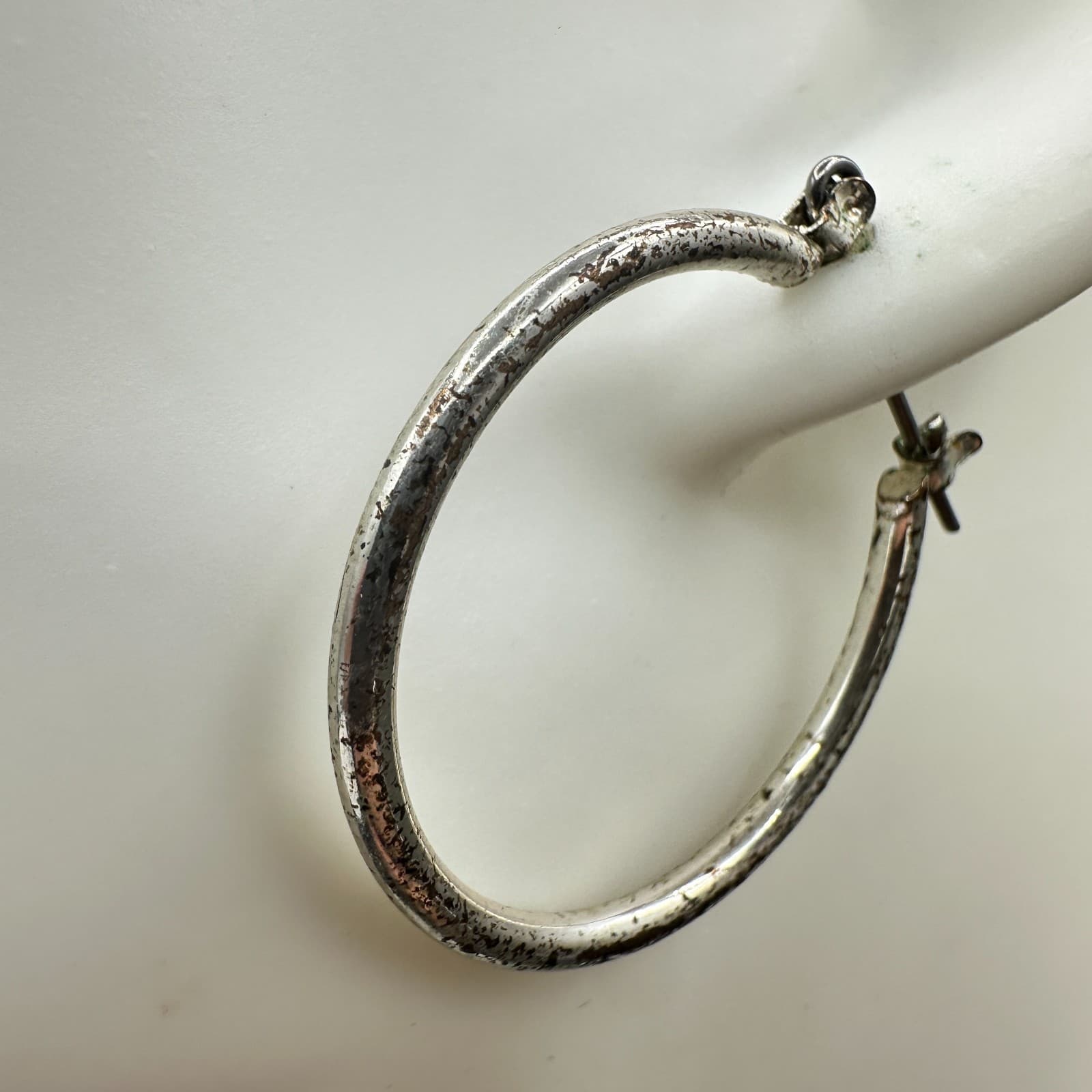 VTG Silver Tone Textured Hoop Earrings Round Minimalist Fashion Jewelry - Thumbnail 8