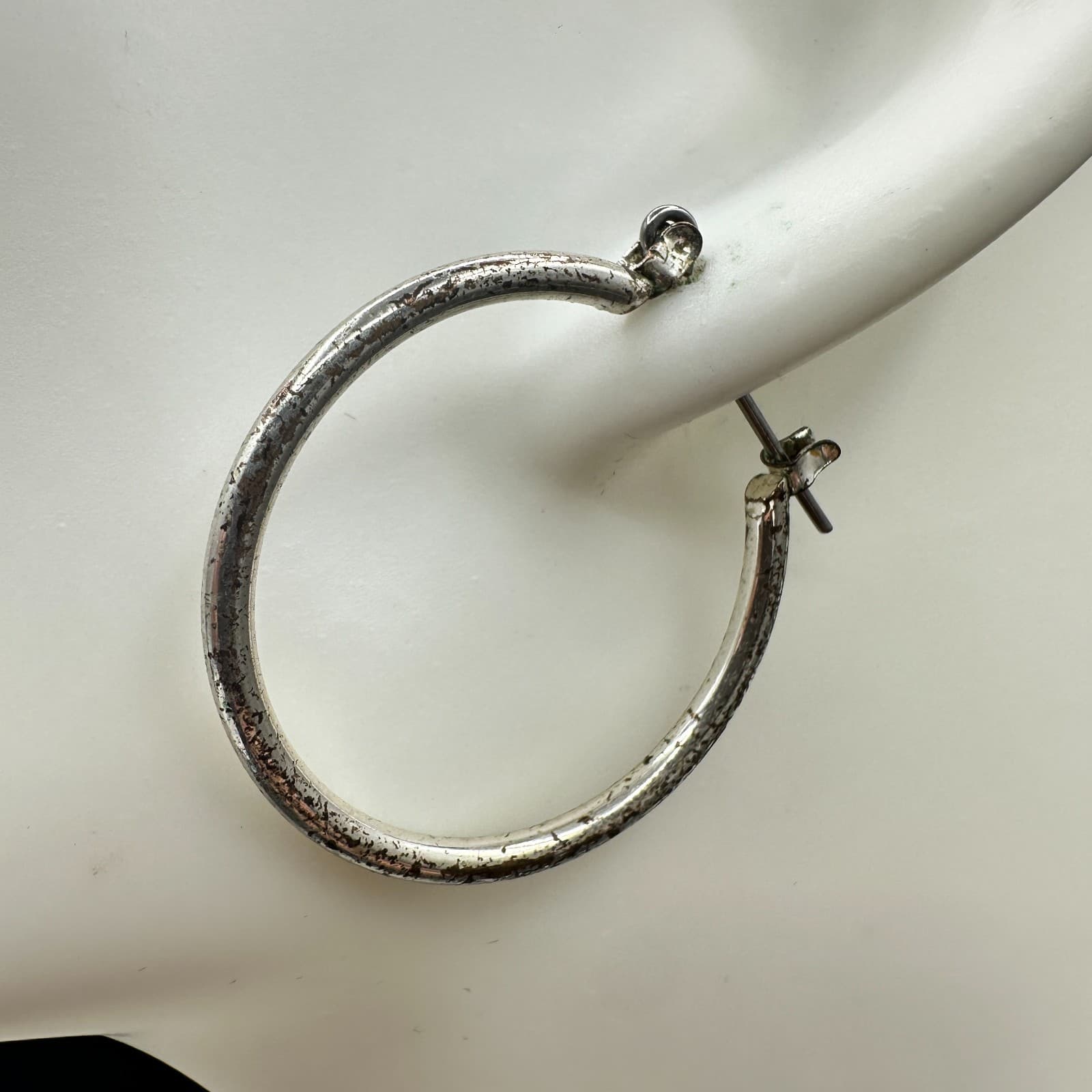 VTG Silver Tone Textured Hoop Earrings Round Minimalist Fashion Jewelry - Thumbnail 7