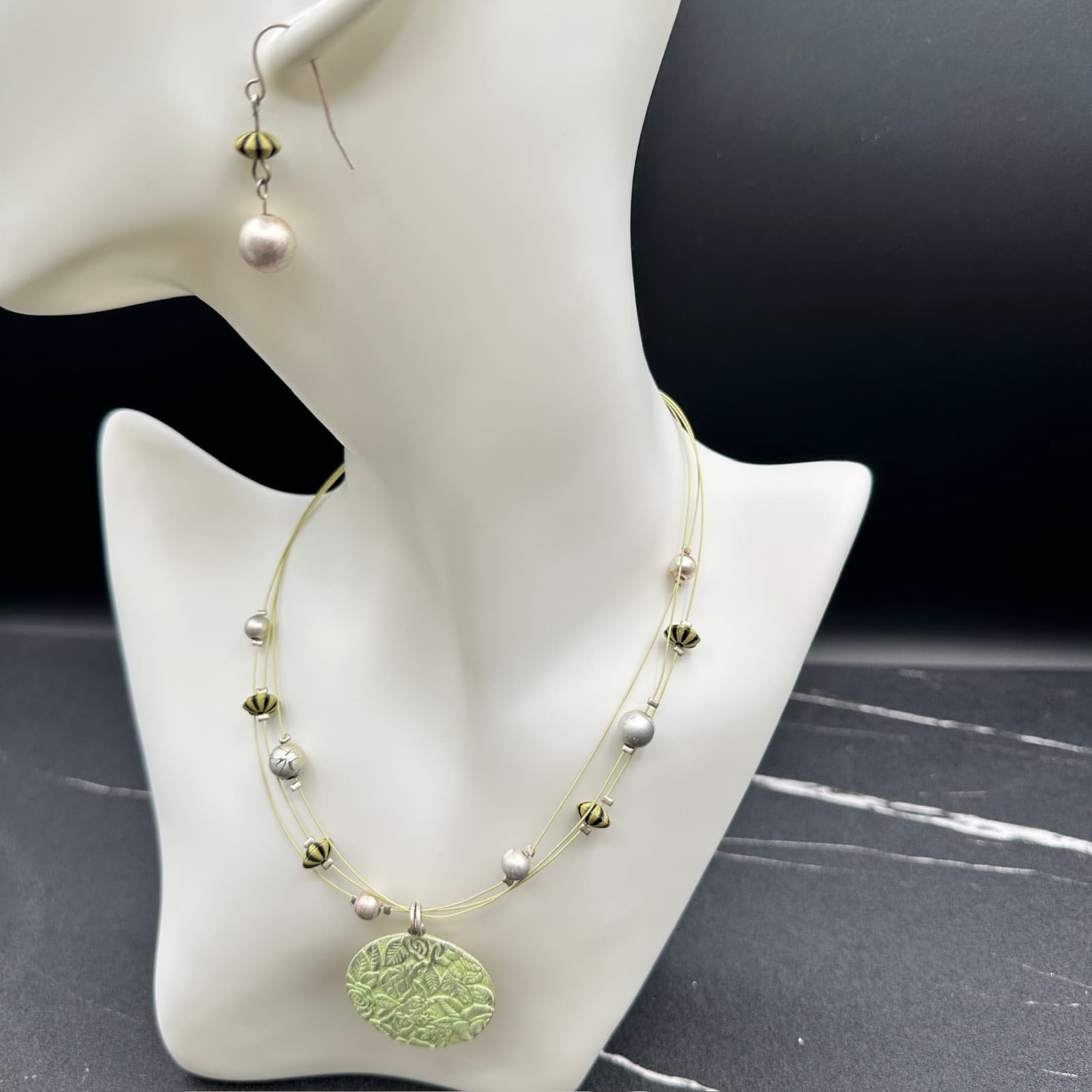 Vintage Multi-Strand Lobster Beaded Fashion Dangle Drop Earrings Necklace Set - Image 1