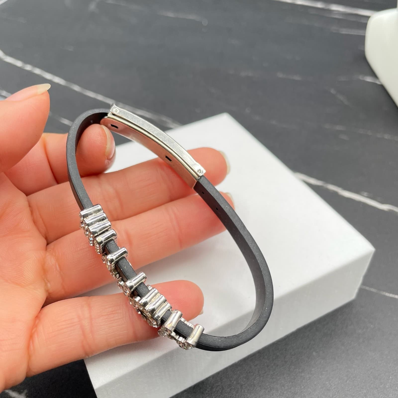 Y2K Silver-Tone Classic Rhinestone Rubber Slider Charm "HOTTIE" Buckle Bracelet - Thumbnail 7