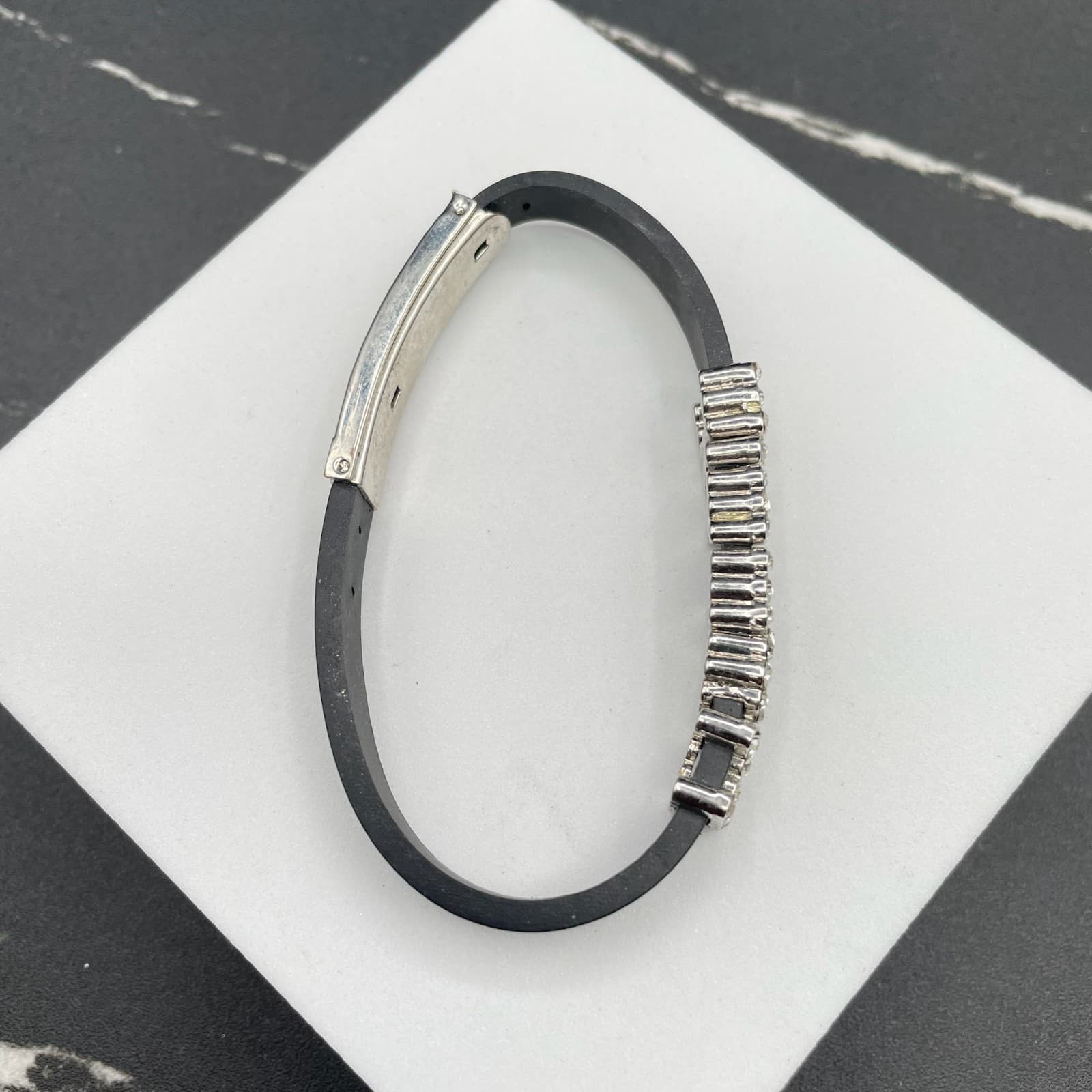 Y2K Silver-Tone Classic Rhinestone Rubber Slider Charm "HOTTIE" Buckle Bracelet - Thumbnail 2