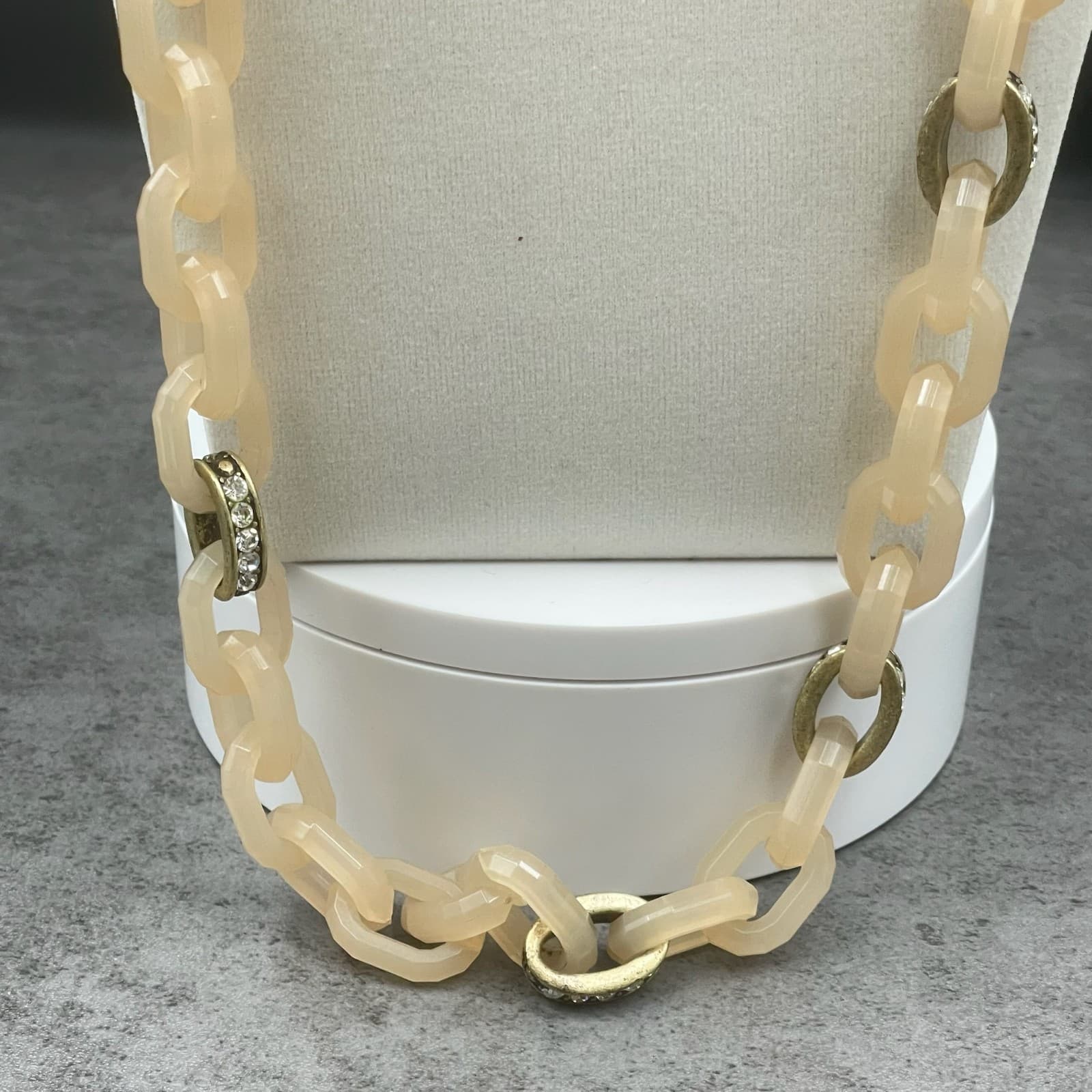 Nude Tone Rhinestone Embellished Faceted Resin Chunky Link Statement Necklace - Thumbnail 5