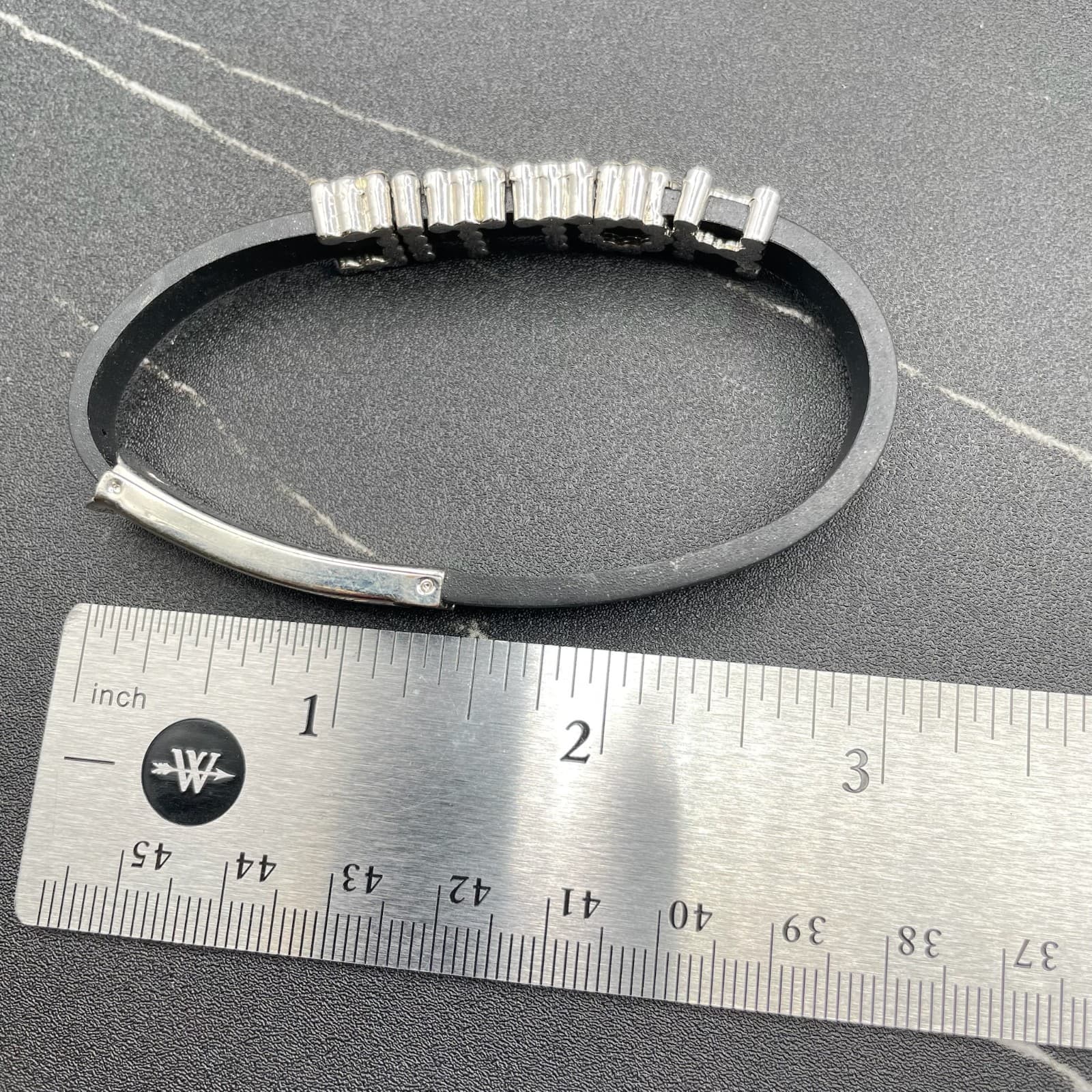 Y2K Silver-Tone Classic Rhinestone Rubber Slider Charm "HOTTIE" Buckle Bracelet - Thumbnail 9