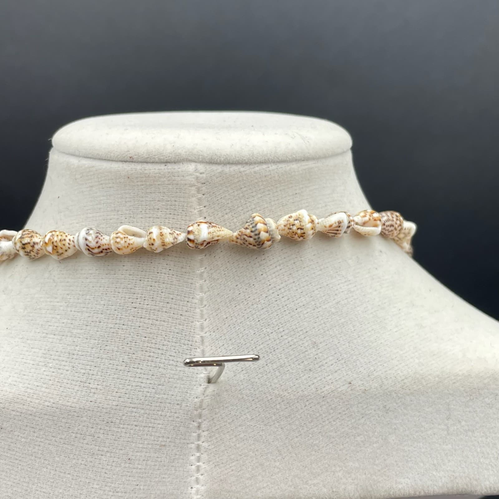 Vintage Revival 1990s Beige Boho-Chic Cultured Long Natural Seashell Necklace - Thumbnail 9