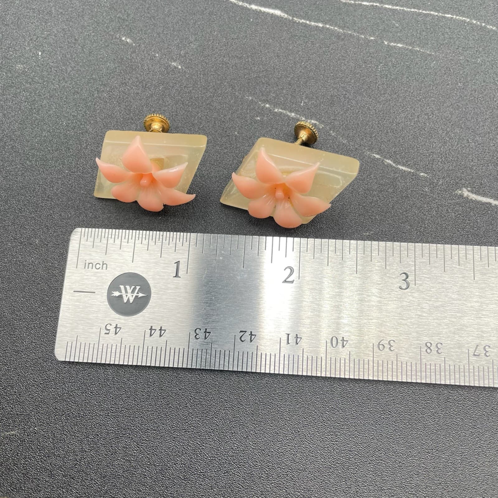 Vintage Gold-Tone Frosted Square Back Resin Flower Stud Screw-Back Earrings - Thumbnail 12