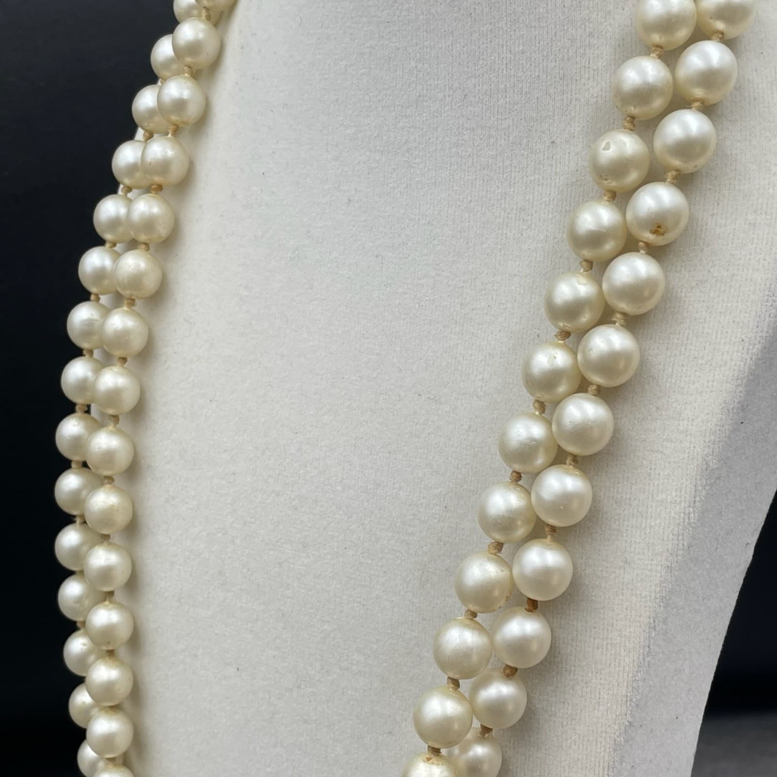 VTG Cream Classic Traditional Plastic Double-Strand Beaded Push Lock Necklace - Thumbnail 7