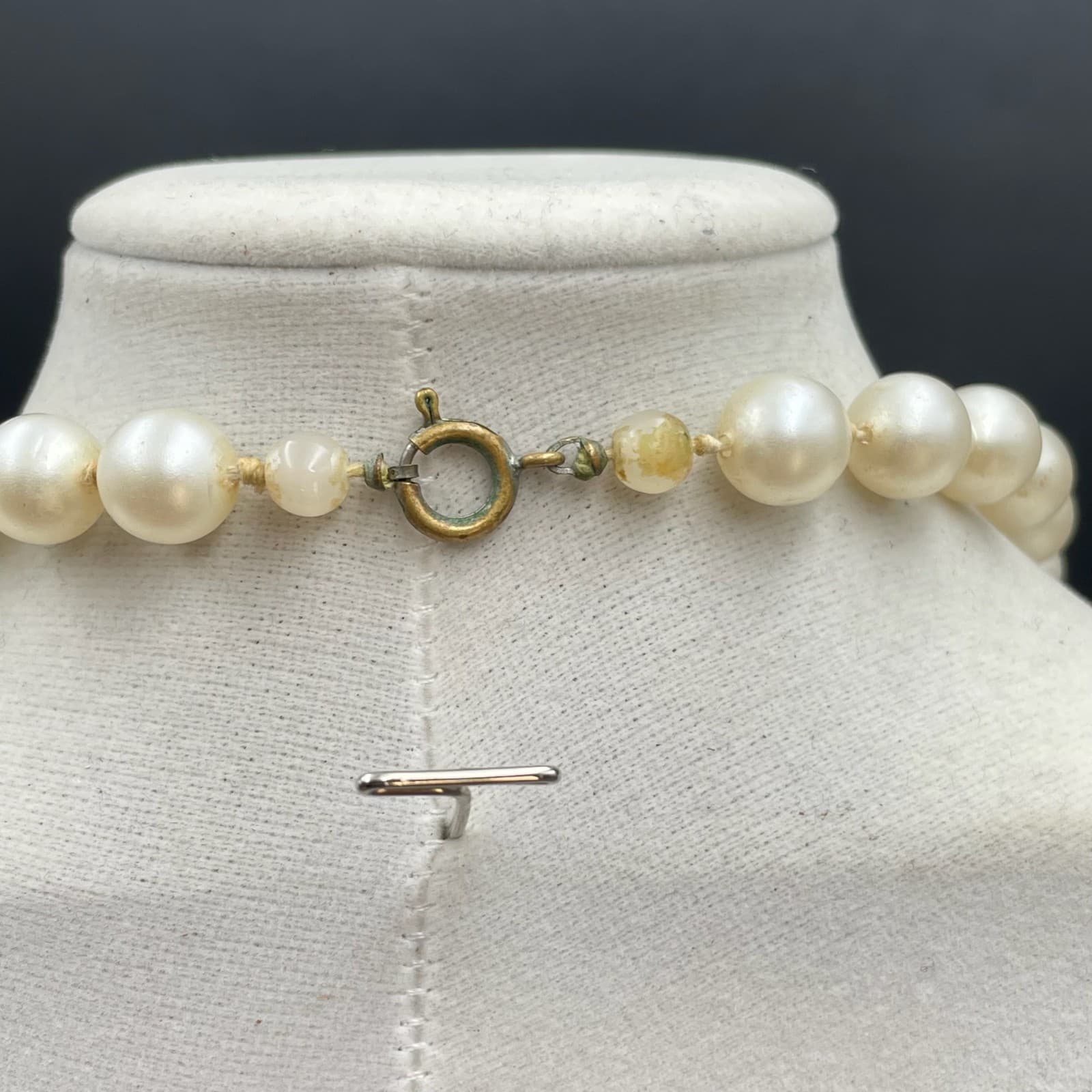 VTG Cream Classic Traditional Plastic Double-Strand Beaded Push Lock Necklace - Thumbnail 9