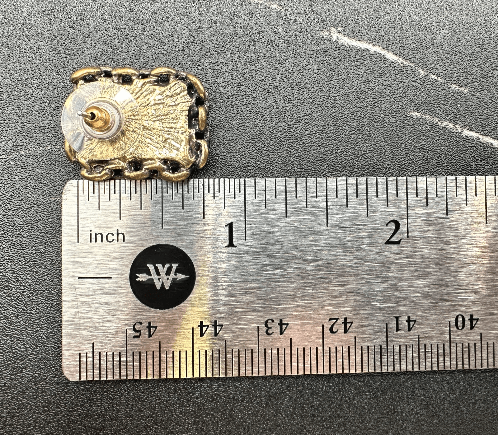 Vintage Chain-link border Frame Rectangular Resin Stud Earrings Gold Tone - Thumbnail 2