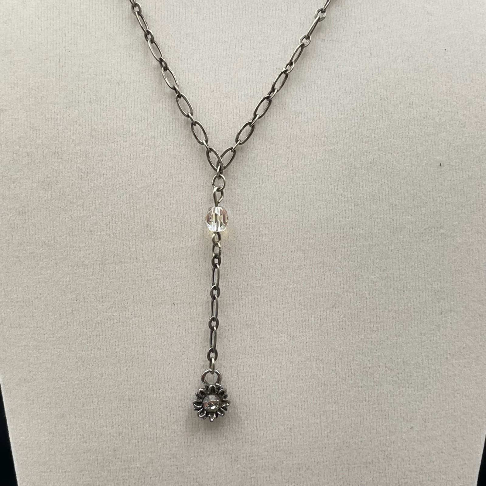 Fashion Silver-Tone Faceted Glass Bead Oval Link Chain Flower Pendant Necklace - Image 1