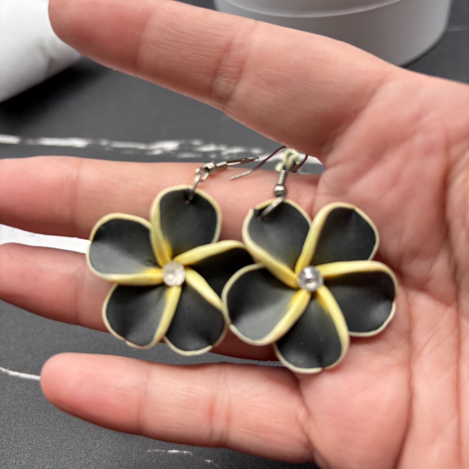 Y2K Plumeria Flower Black & Yellow Dangle Tops & Earrings Tropical Jewelry - Thumbnail 9