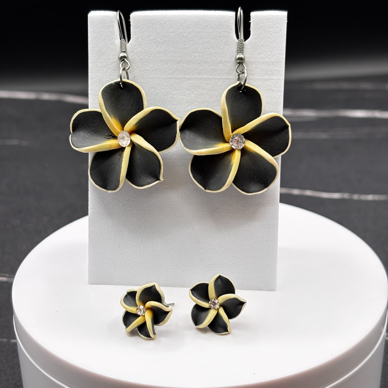 Y2K Plumeria Flower Black & Yellow Dangle Tops & Earrings Tropical Jewelry - Image 1