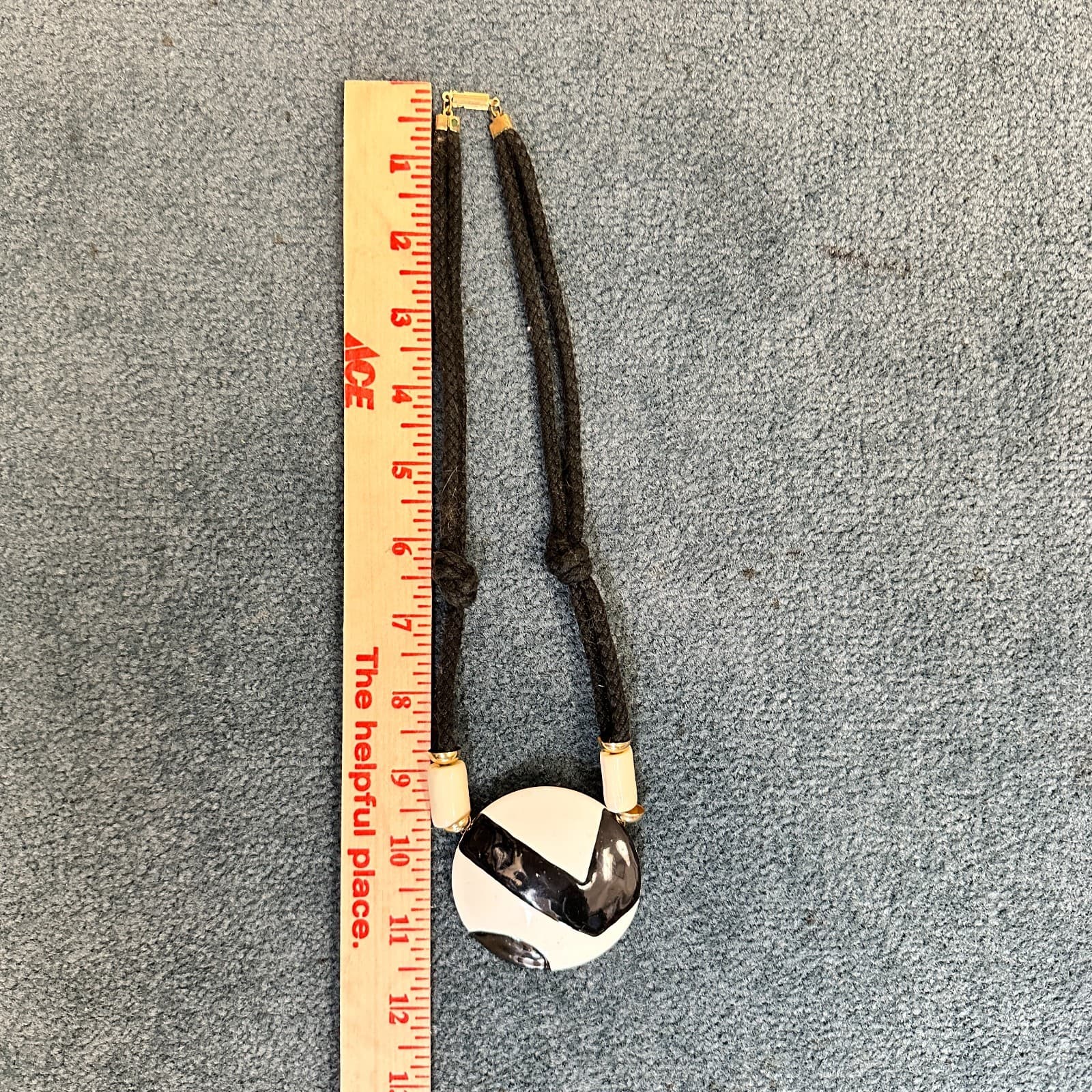 VTG 90s 80s Black White Pendant Necklace Cord Rope Enamel Round Geometric Style - Thumbnail 10