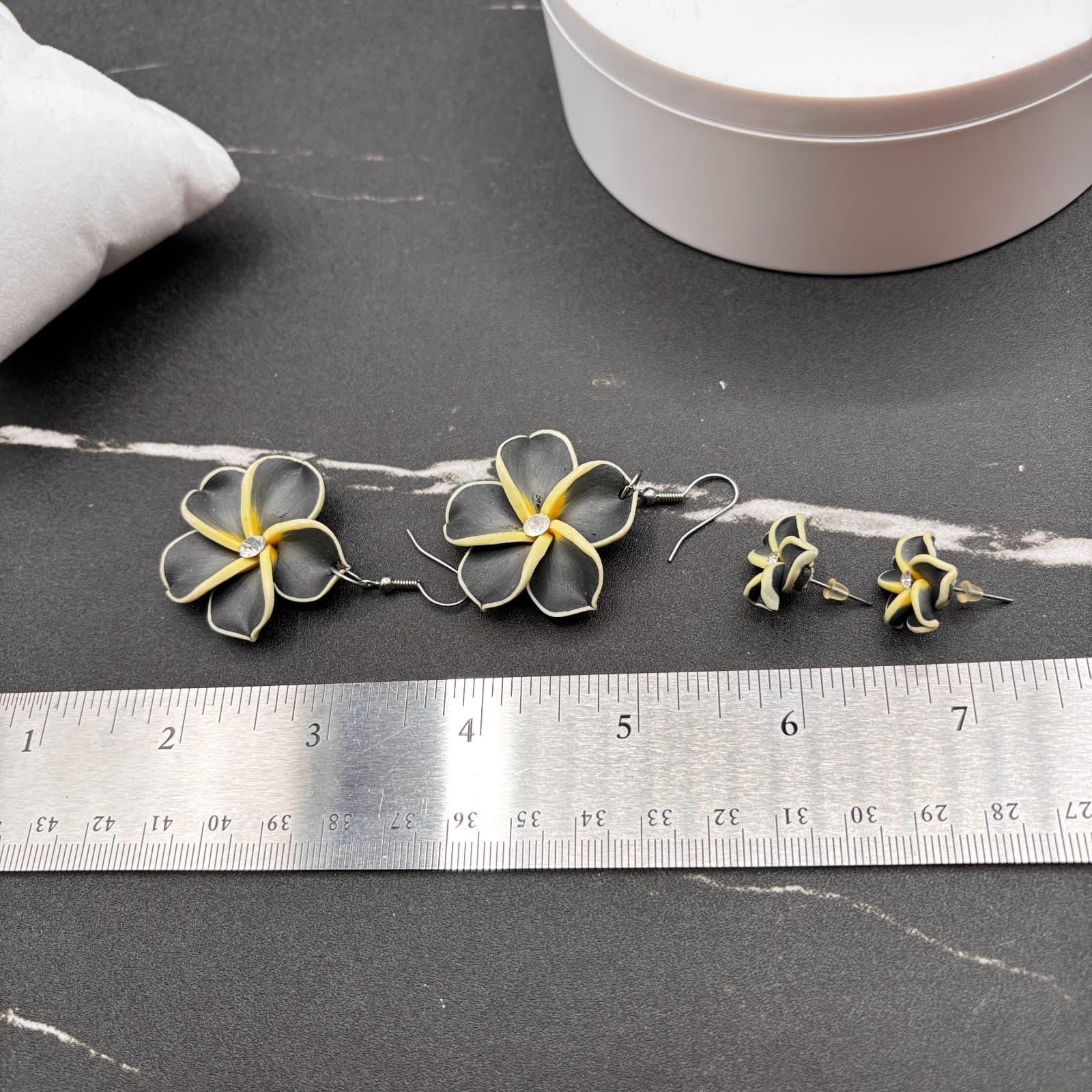Y2K Plumeria Flower Black & Yellow Dangle Tops & Earrings Tropical Jewelry - Thumbnail 11