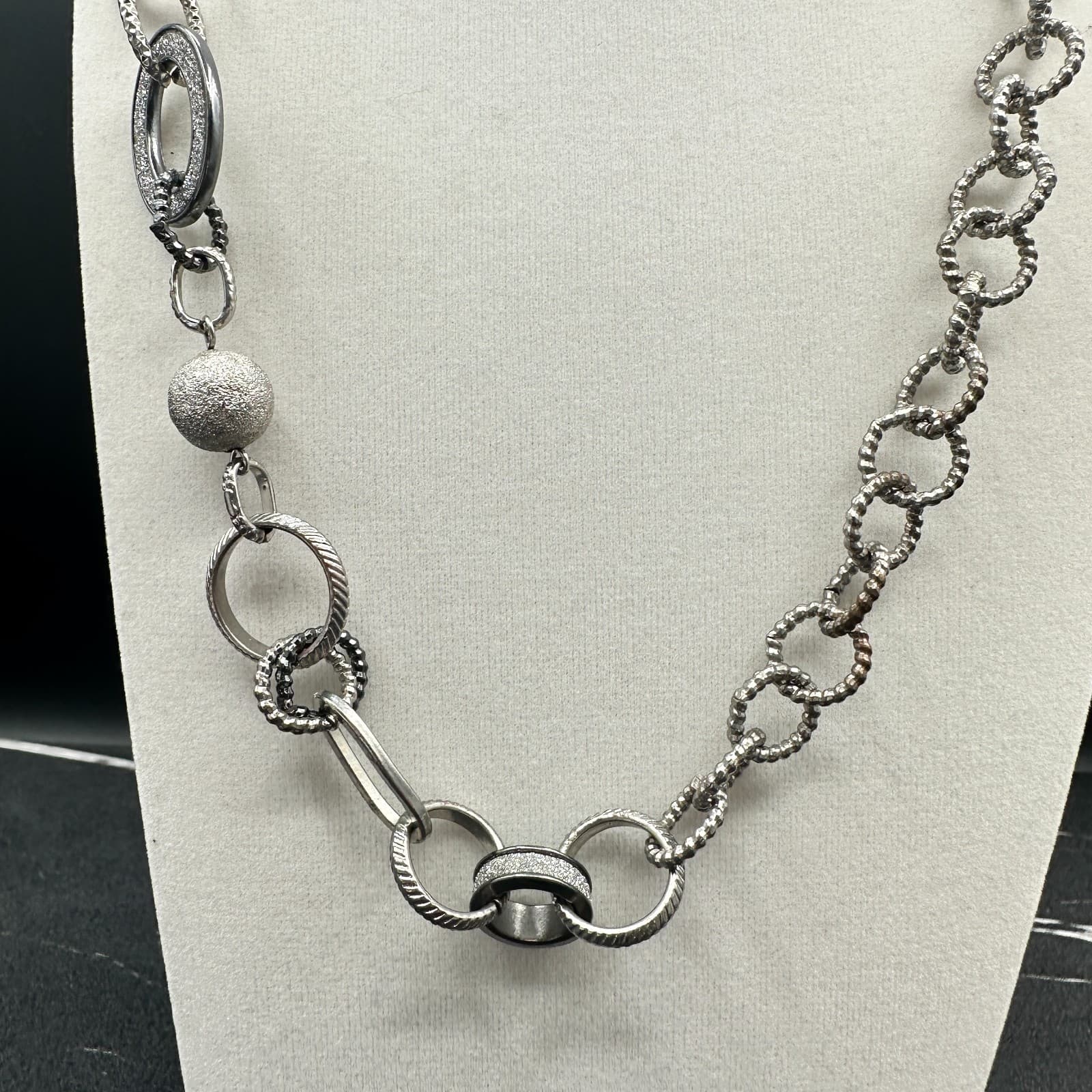 Vintage Silver Tone Chunky Chain Necklace Textured Pave Links Choker Style 19 in - Thumbnail 3