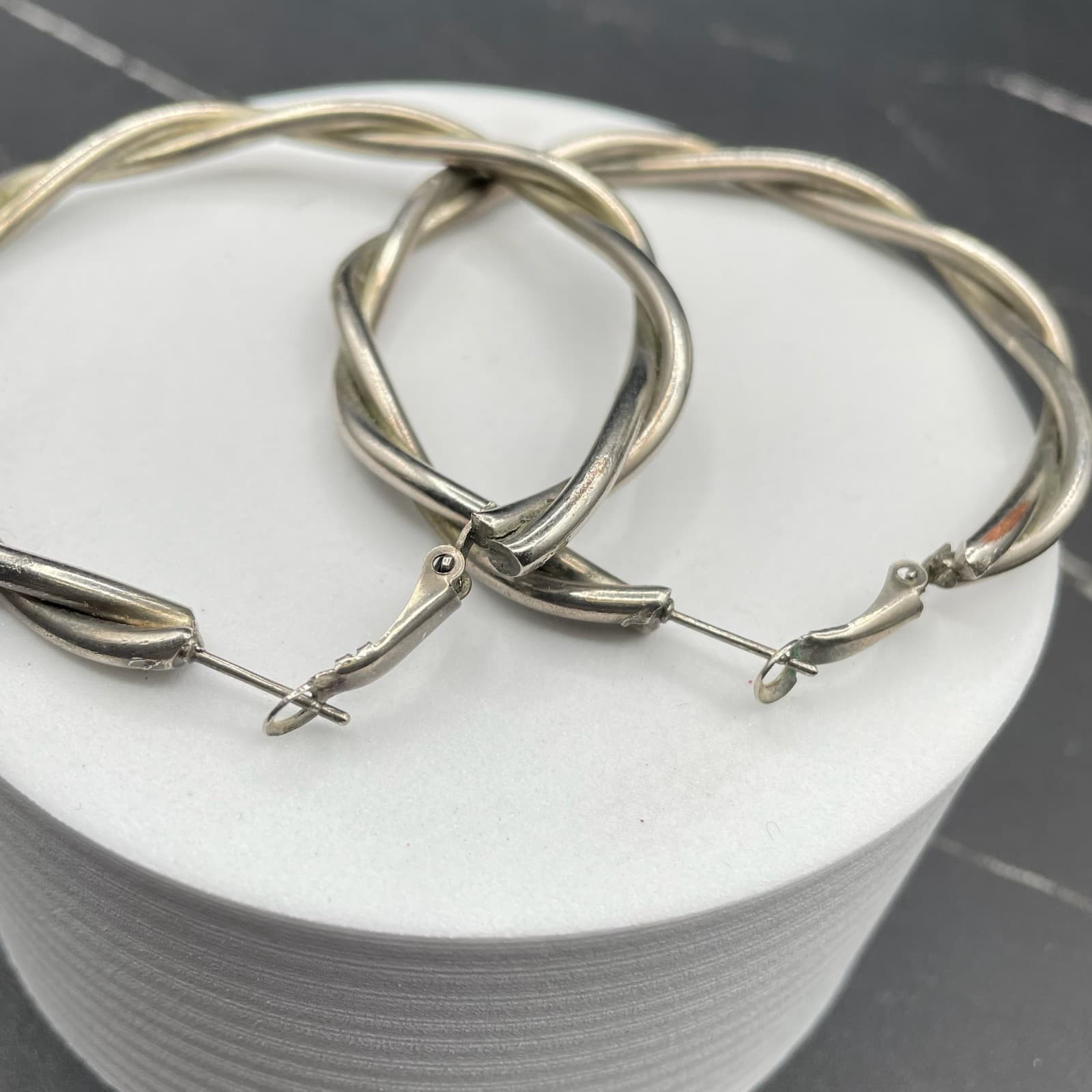 Vintage Retro Silver-Tone Classic Puff Twist Wrapped Hoop Latch Back Earrings - Thumbnail 3