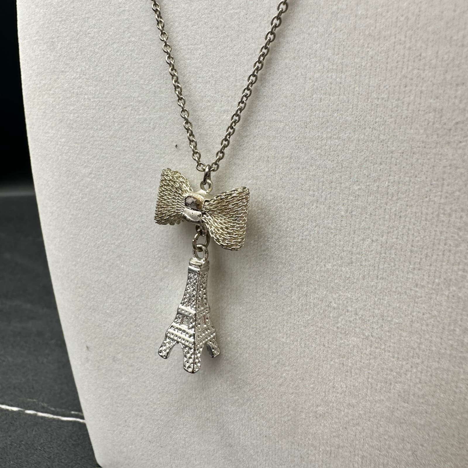 Claire's Silver-Tone Classic Adjustable Bow Detail Eiffel Tower Lobster Necklace - Thumbnail 4