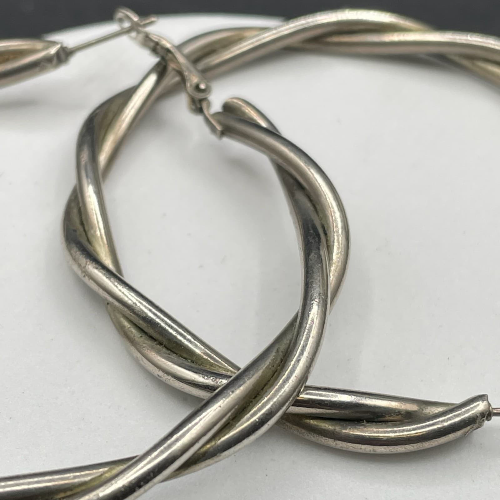 Vintage Retro Silver-Tone Classic Puff Twist Wrapped Hoop Latch Back Earrings - Thumbnail 5