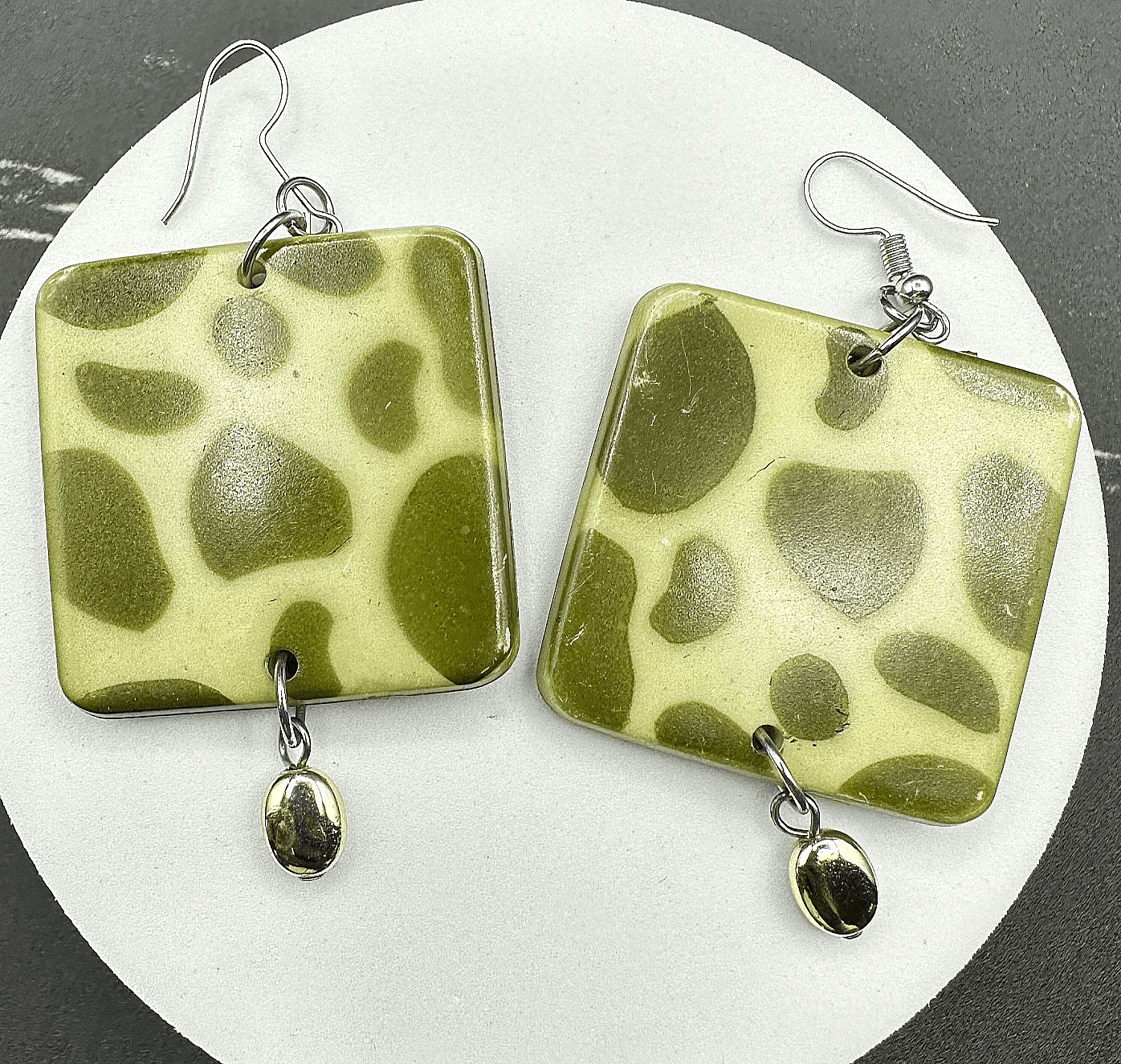 VTG Green Abstract Square Dangle Earrings Retro Plastic Geometric Drop Jewelry - Image 1