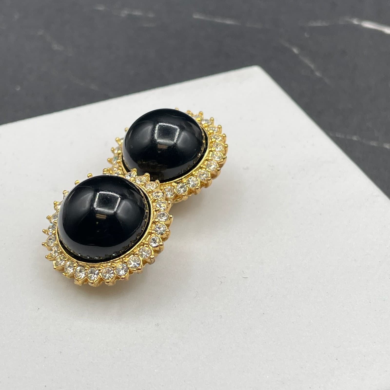 Gold-Tone Floral Rhinestone Embellished Black Onyx Round Stud Clip-On Earrings - Thumbnail 5