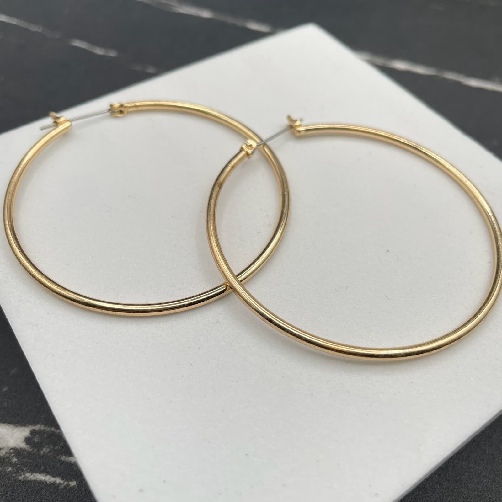 Vintage Gold-Tone Classic Retro Fashion Thin Single Hoop Latch Back Earrings - Thumbnail 3