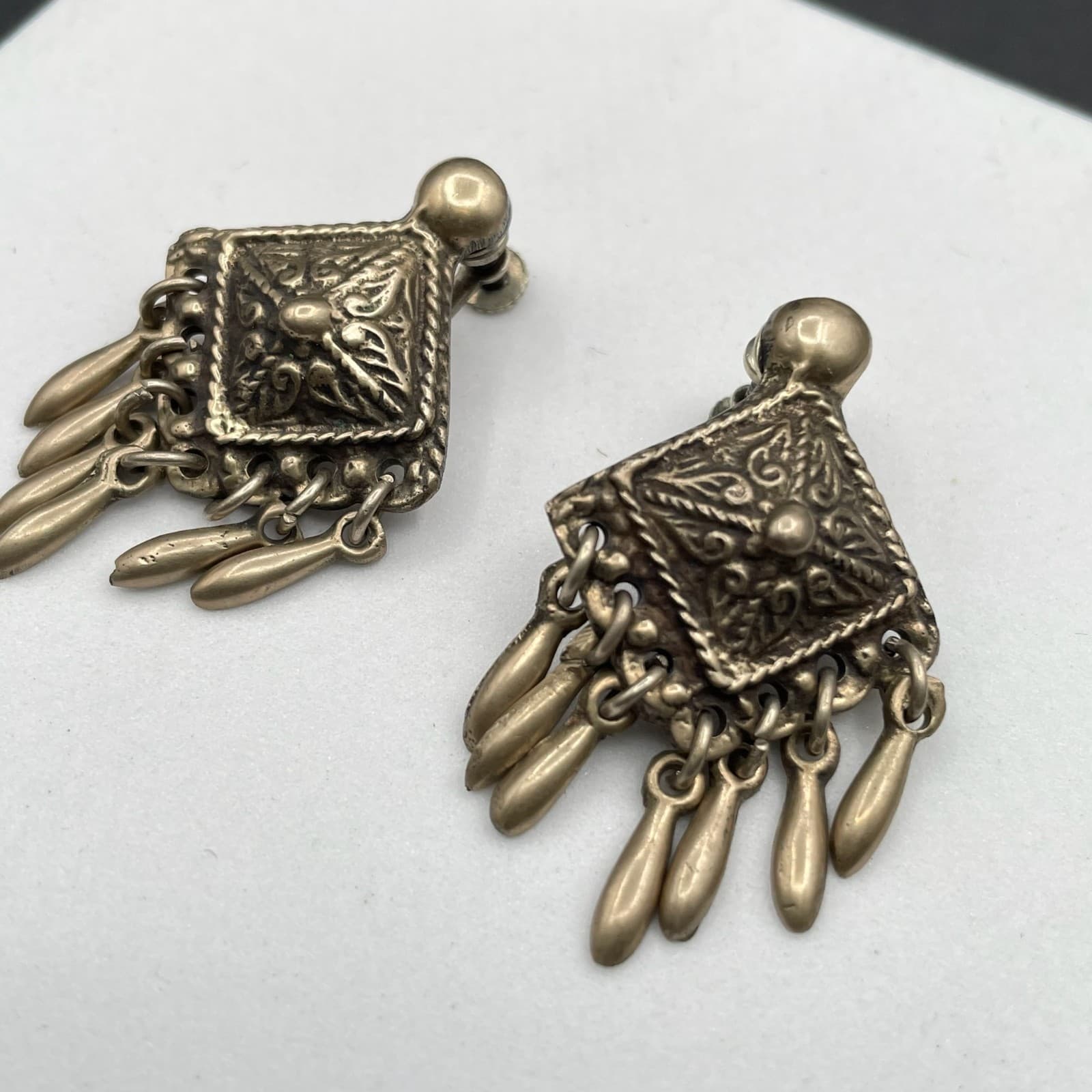 Vintage Brass-Tone Tribal Filigree Art Fringe Hem Dangle Screw Back Earrings - Thumbnail 5